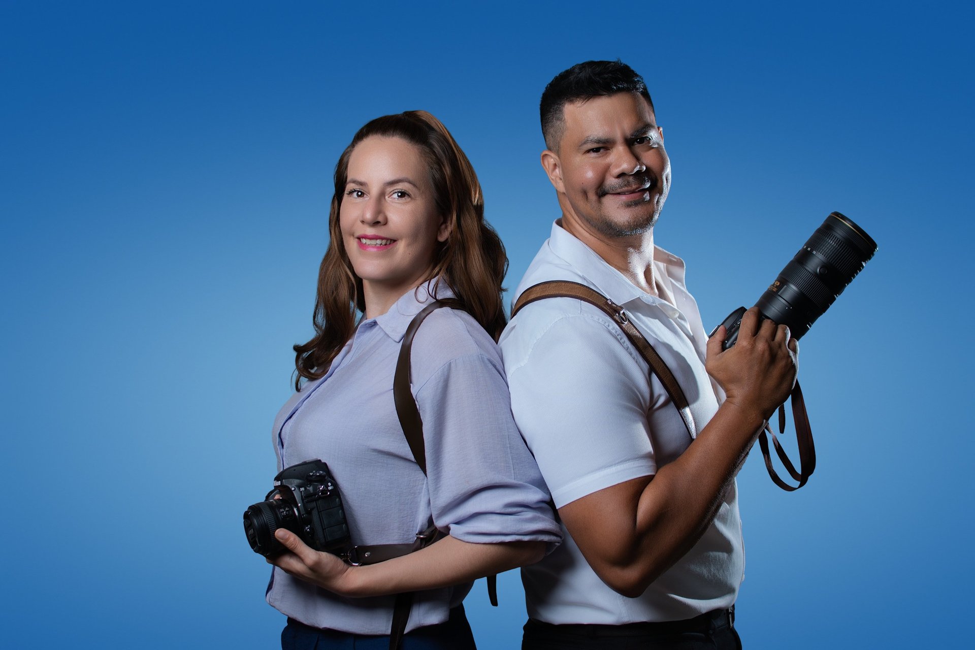 gray computer monitor