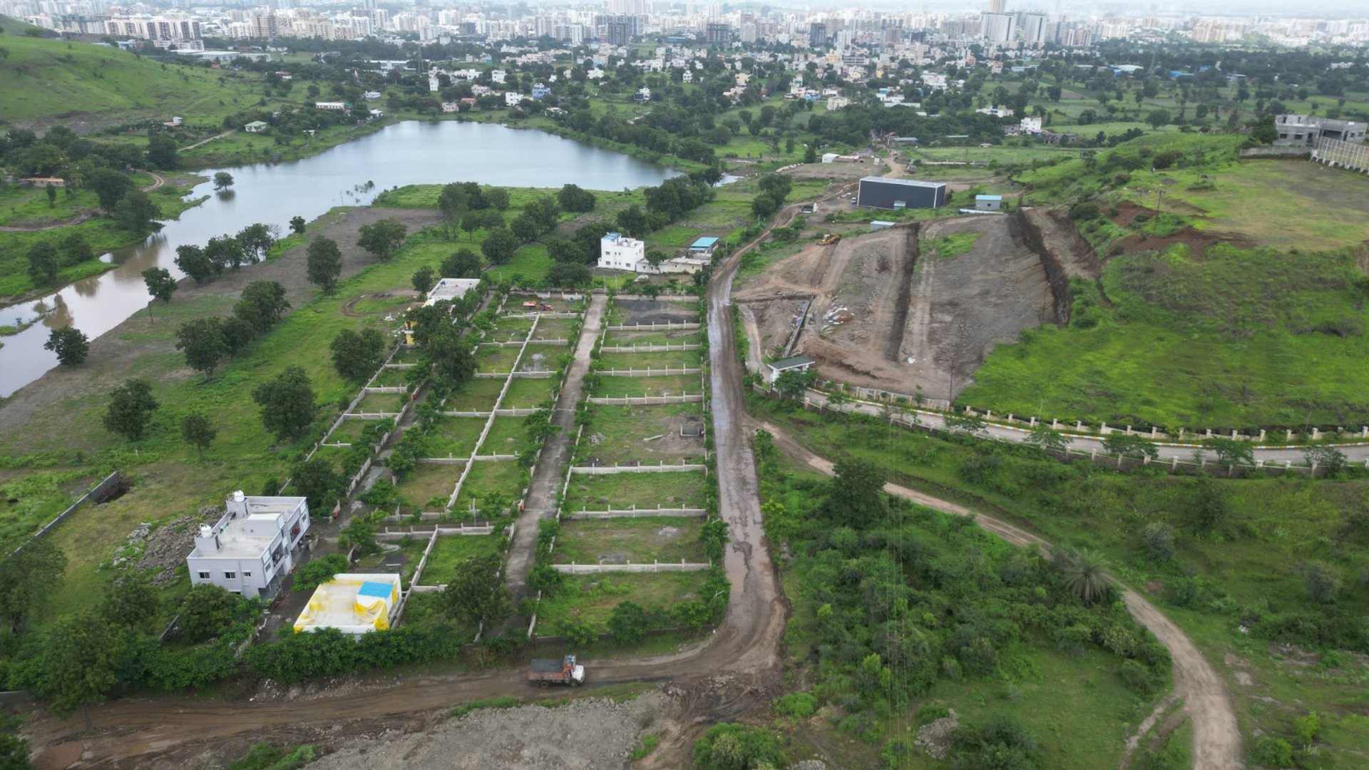 black and white bed linen