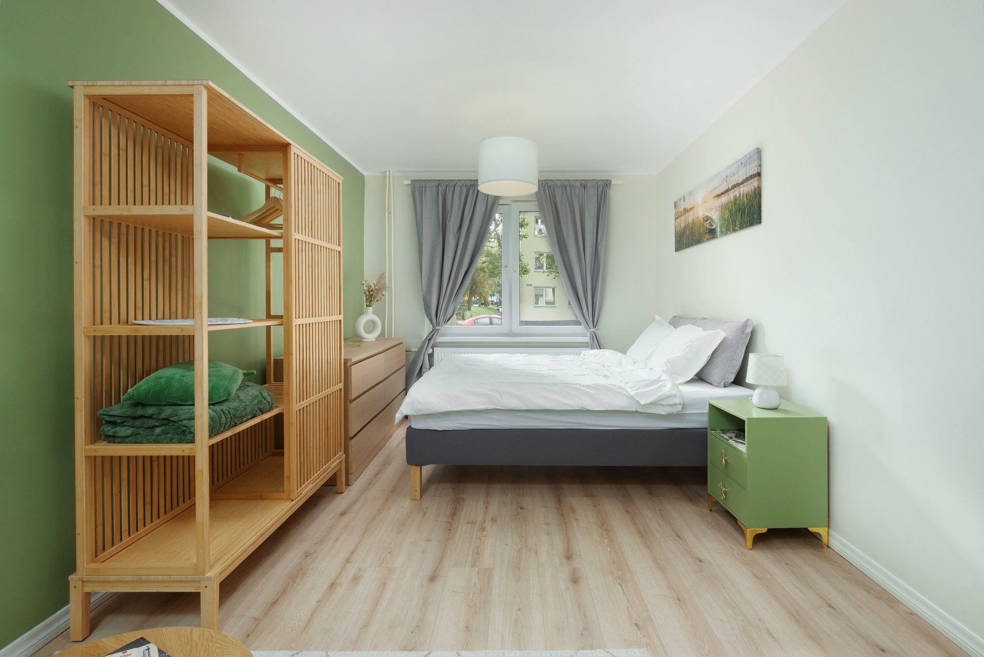 black and white bed linen