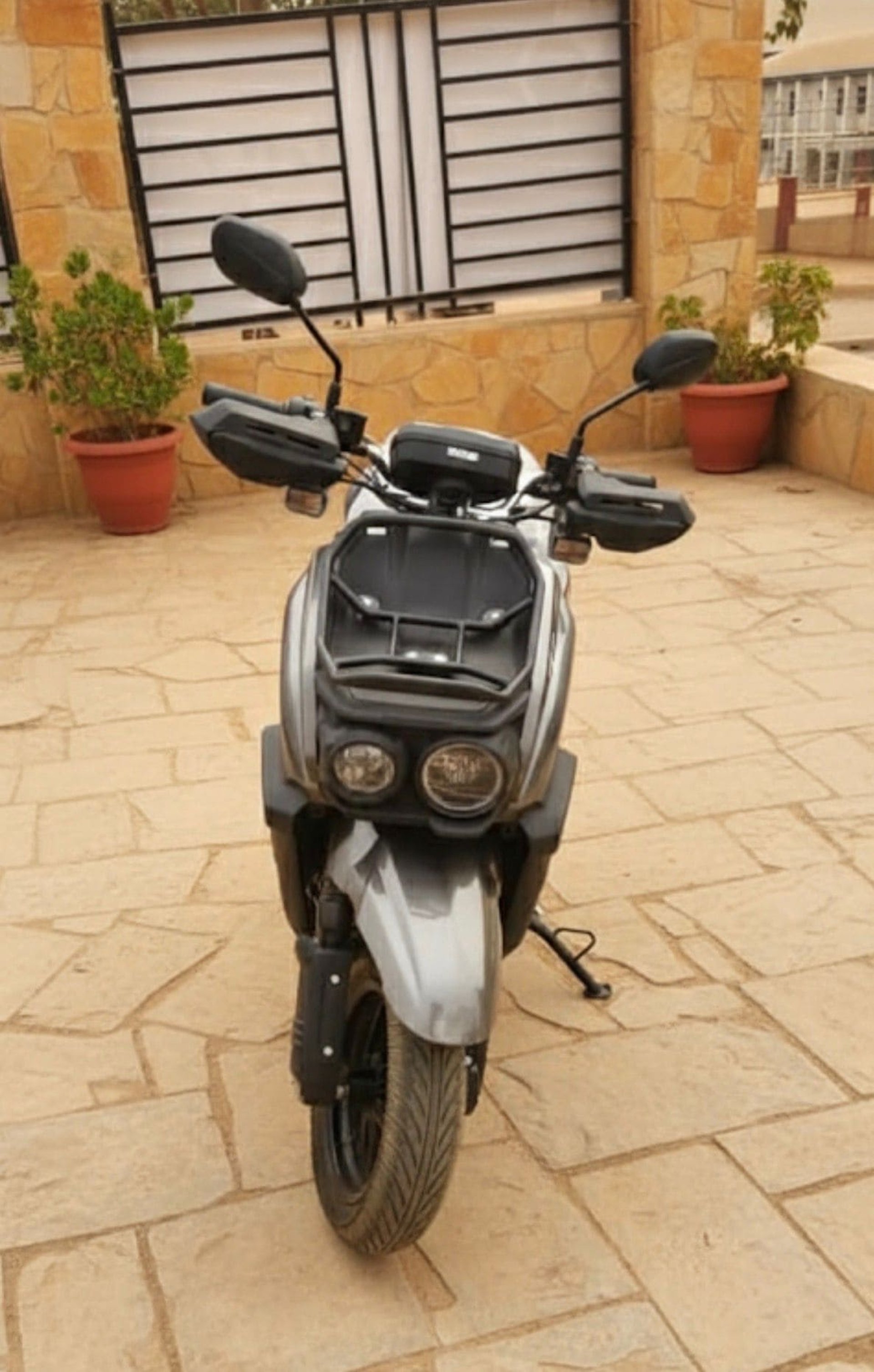 black and white bed linen