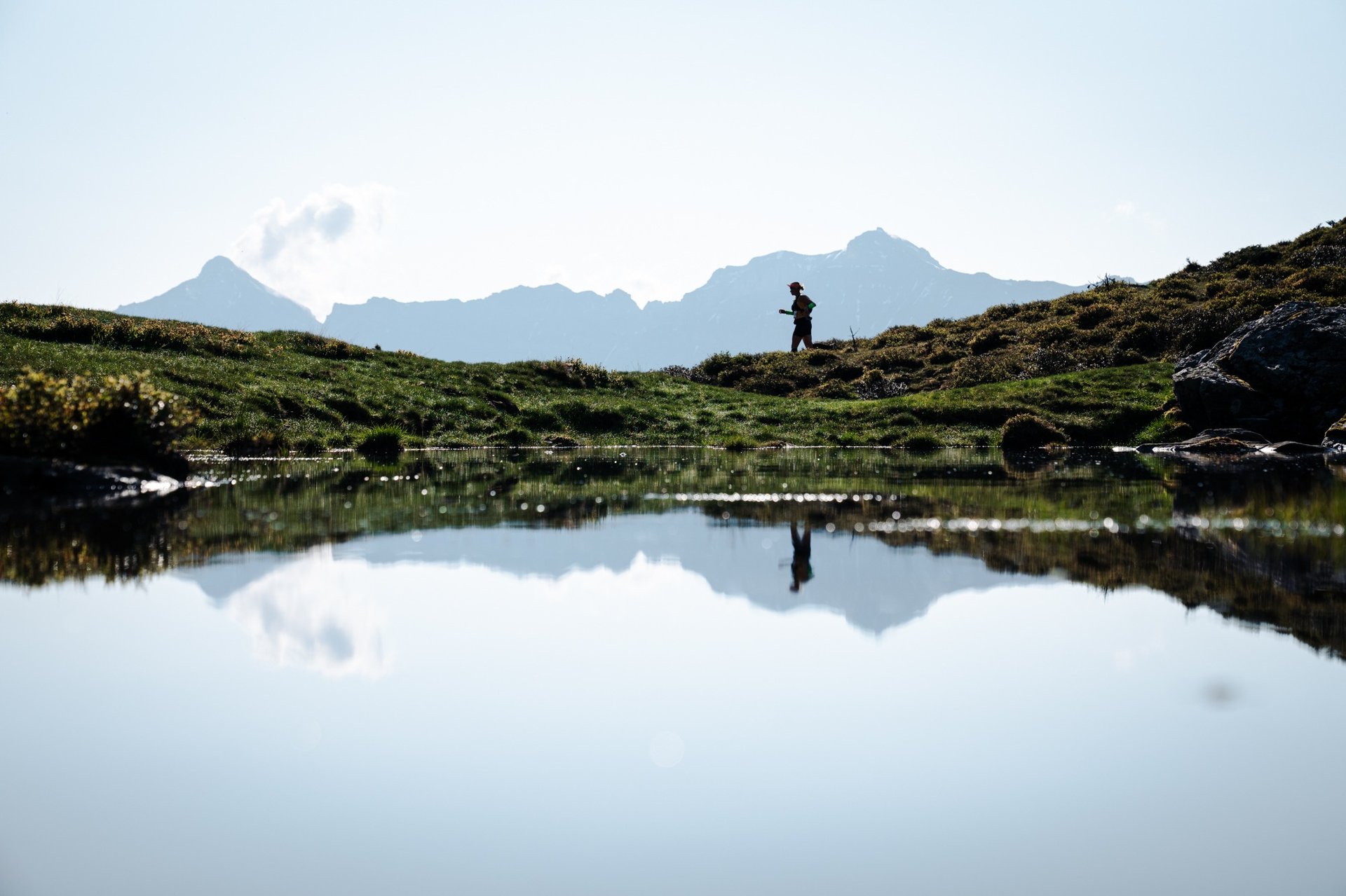 black and white bed linen
