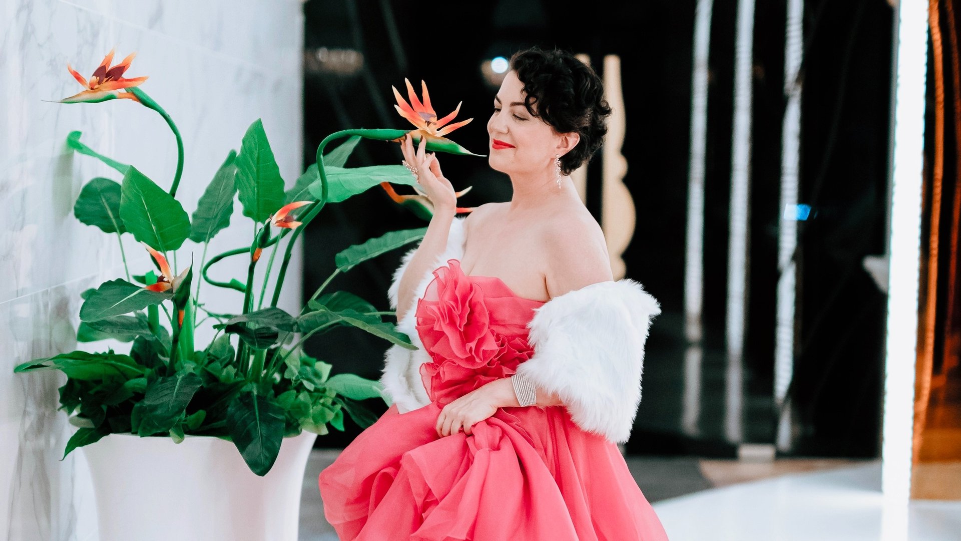 black and white bed linen