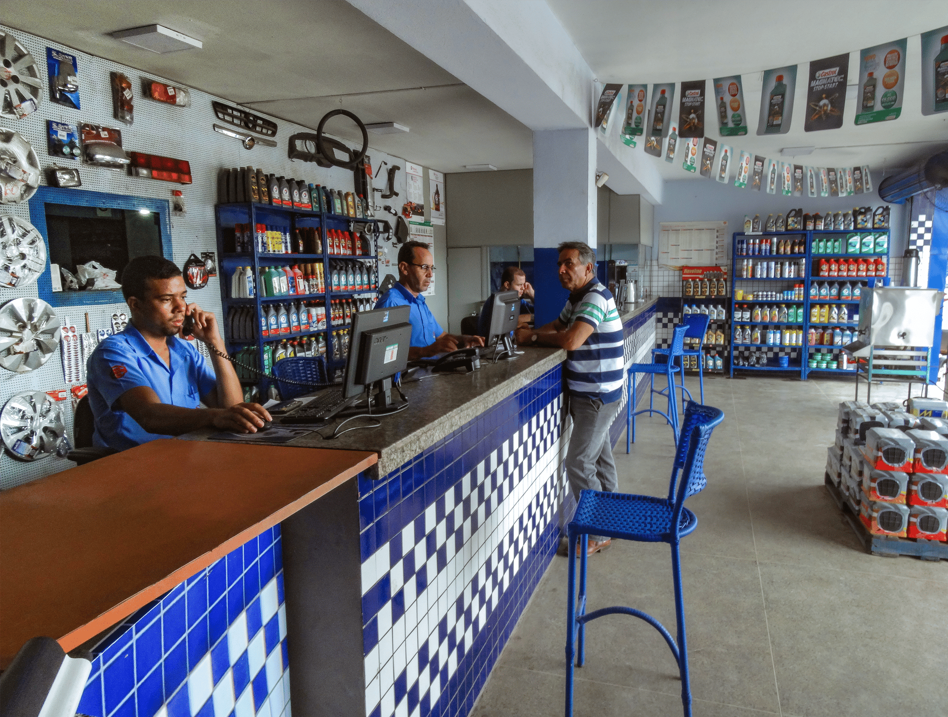 black and white bed linen