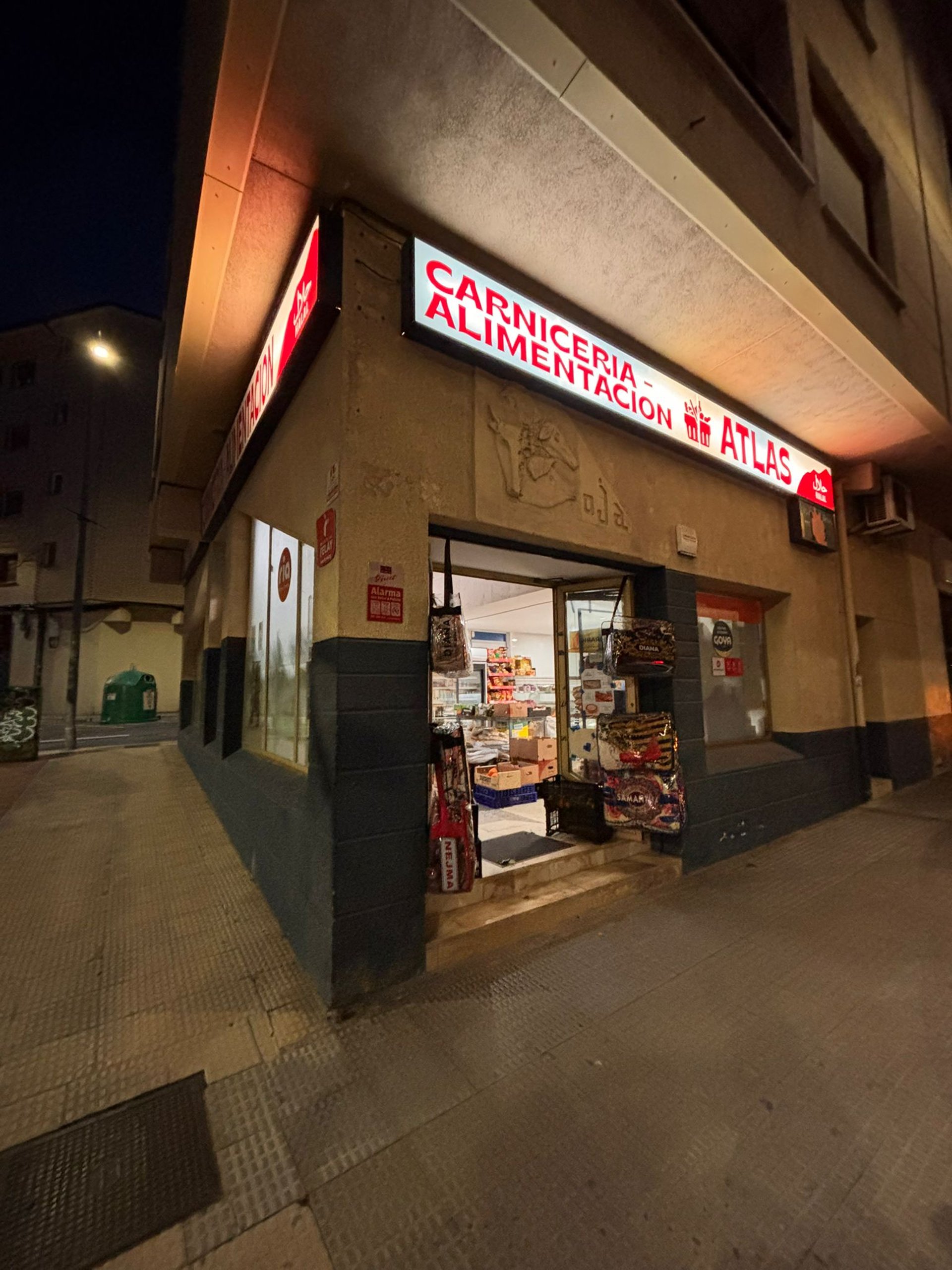 gray computer monitor