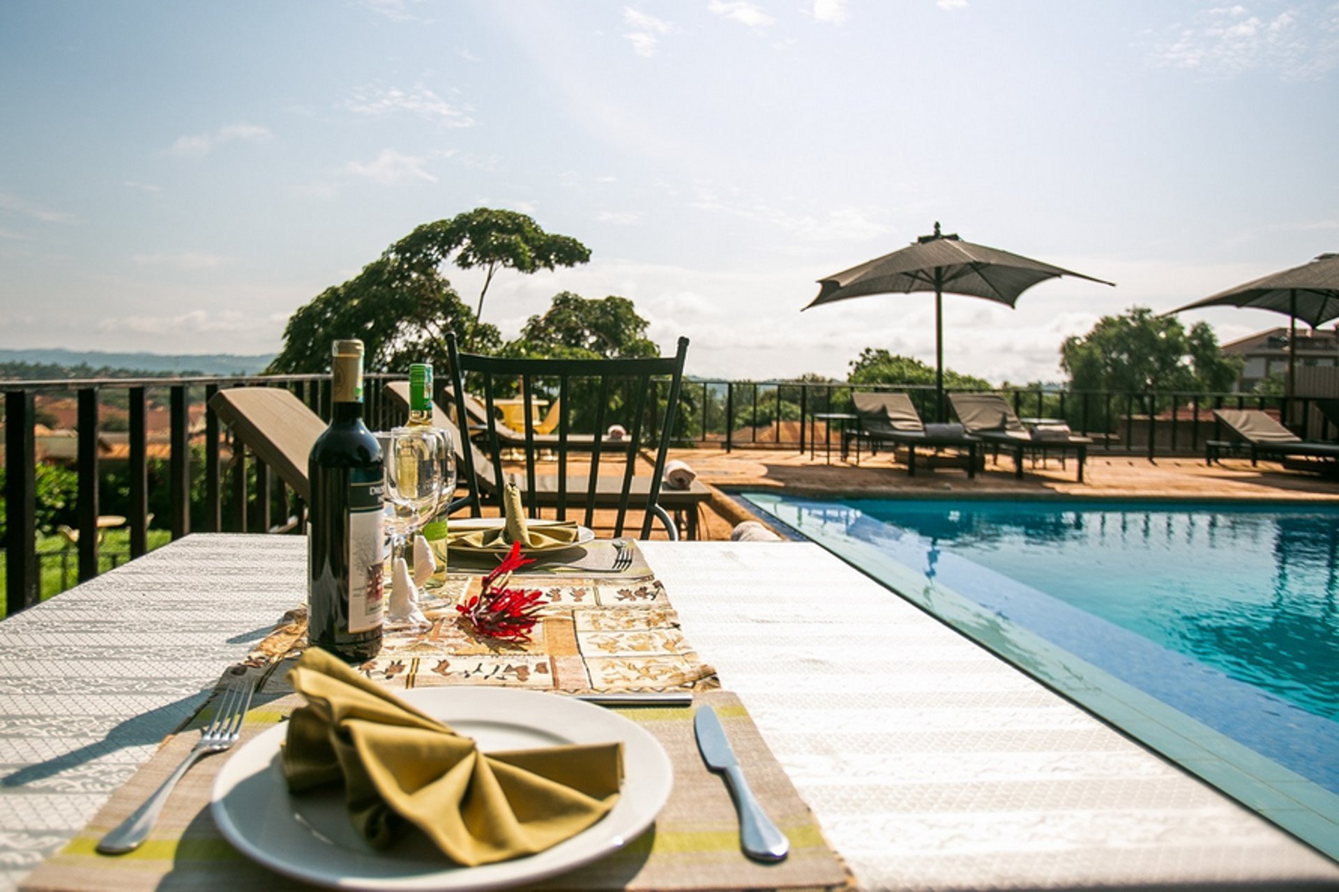 black and white bed linen