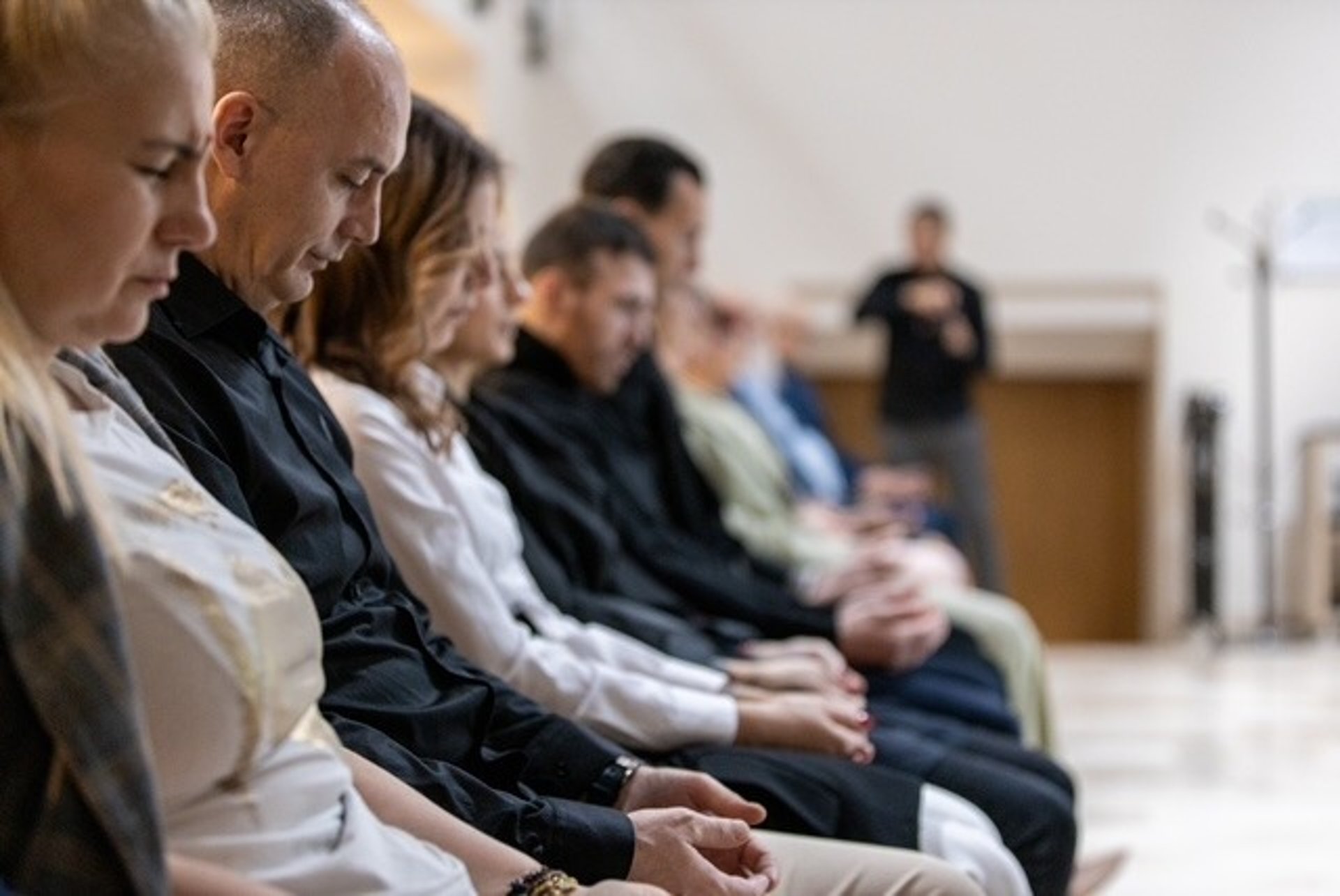 black and white bed linen