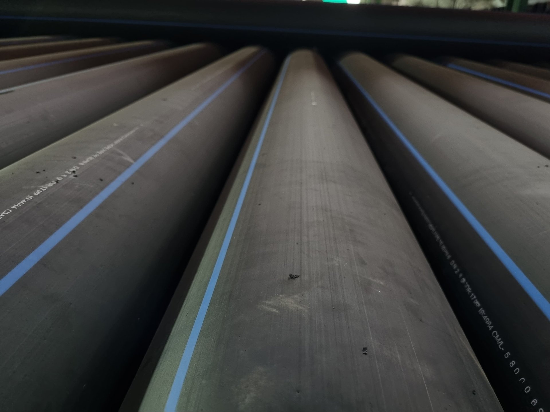 gray computer monitor