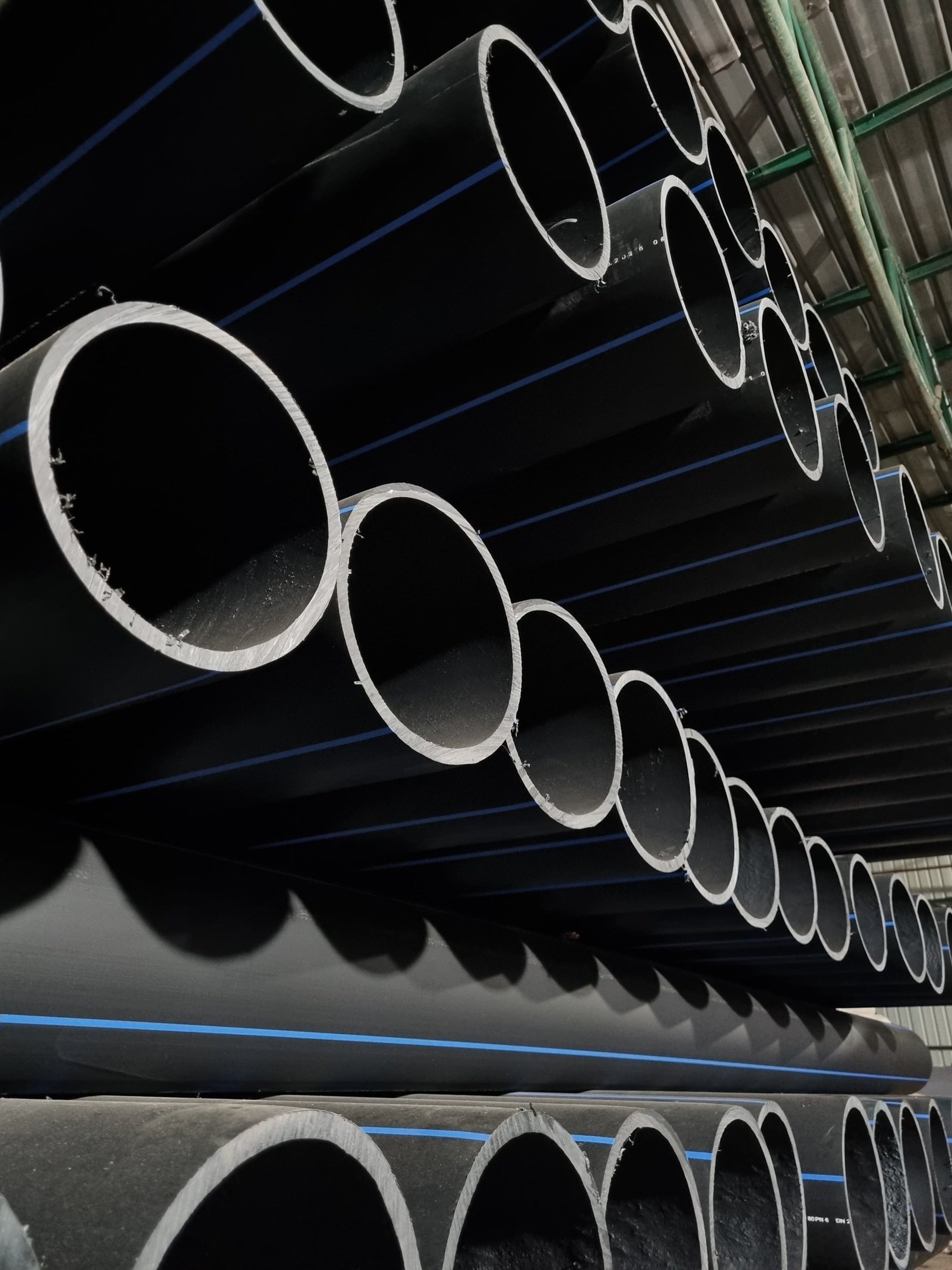 gray computer monitor