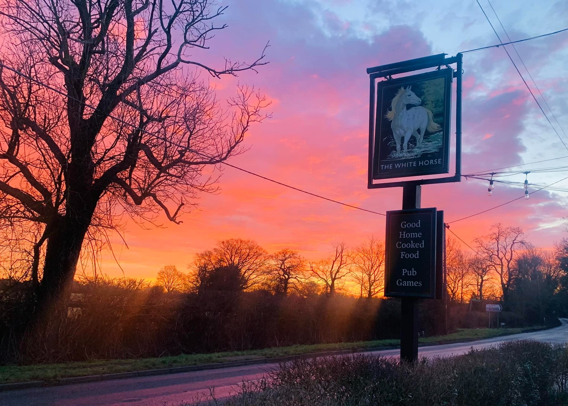 black and white bed linen