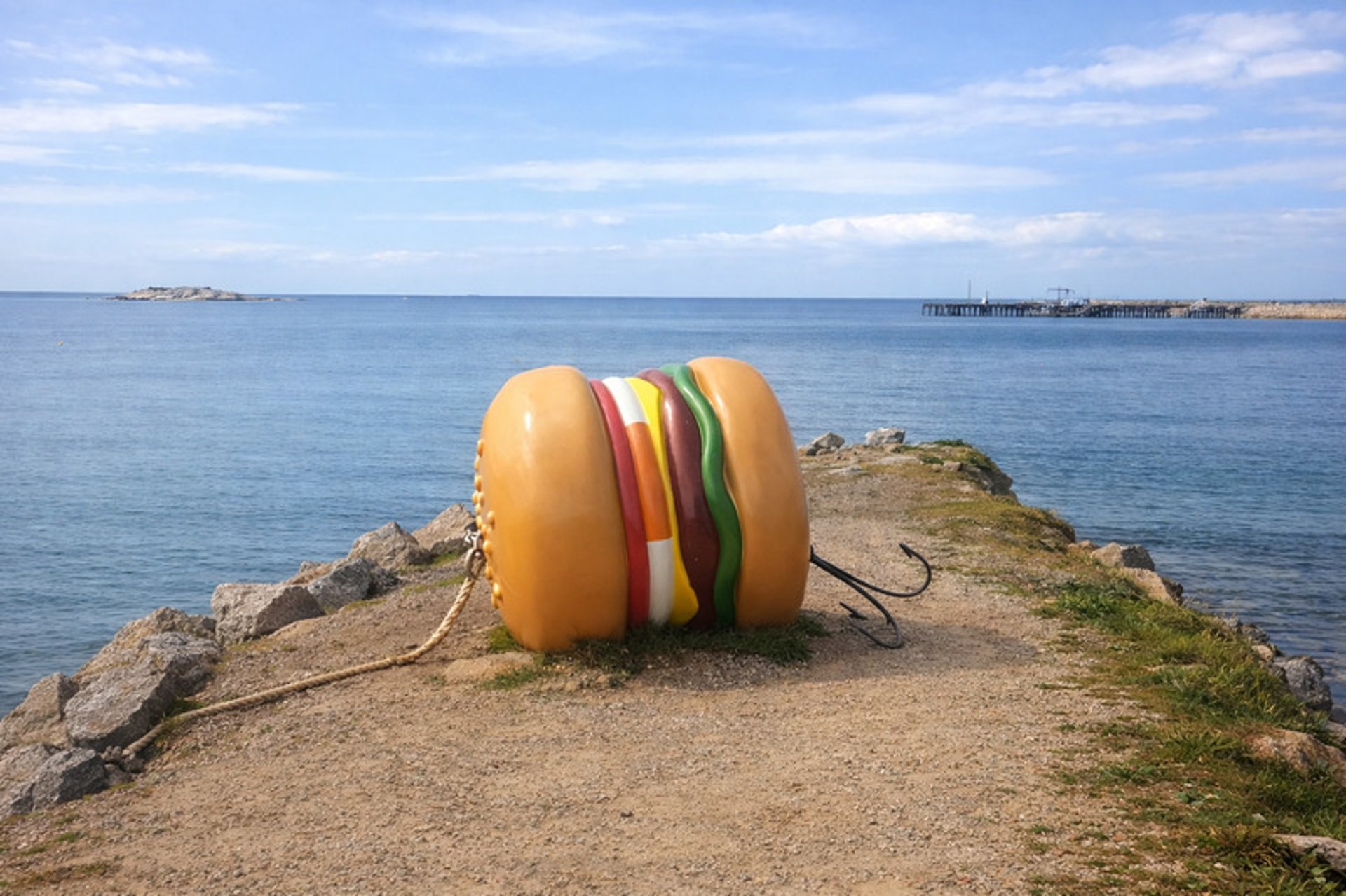 Arte Hamburguesa gigante en la playa. South Australia