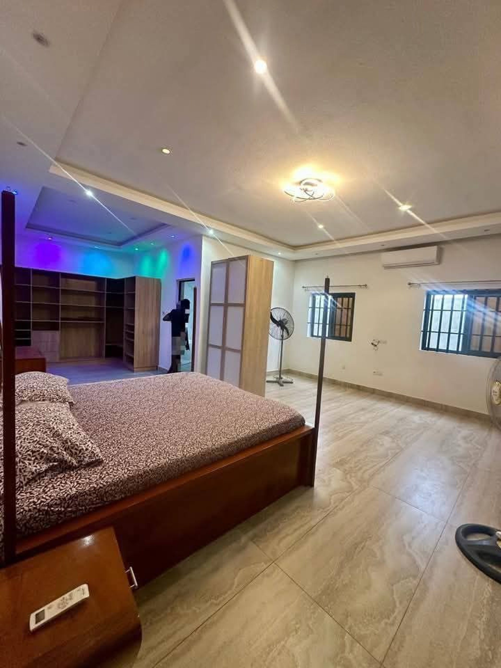 black and white bed linen