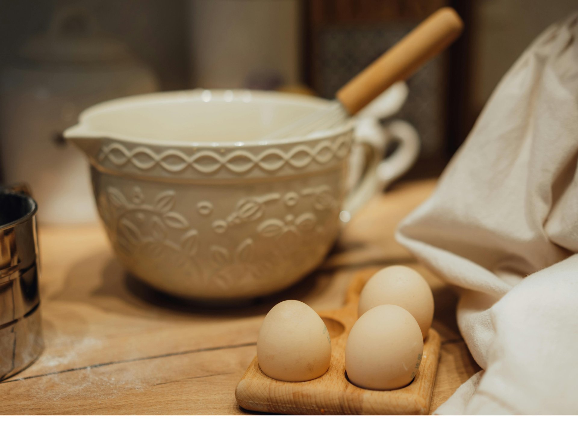 black and white bed linen