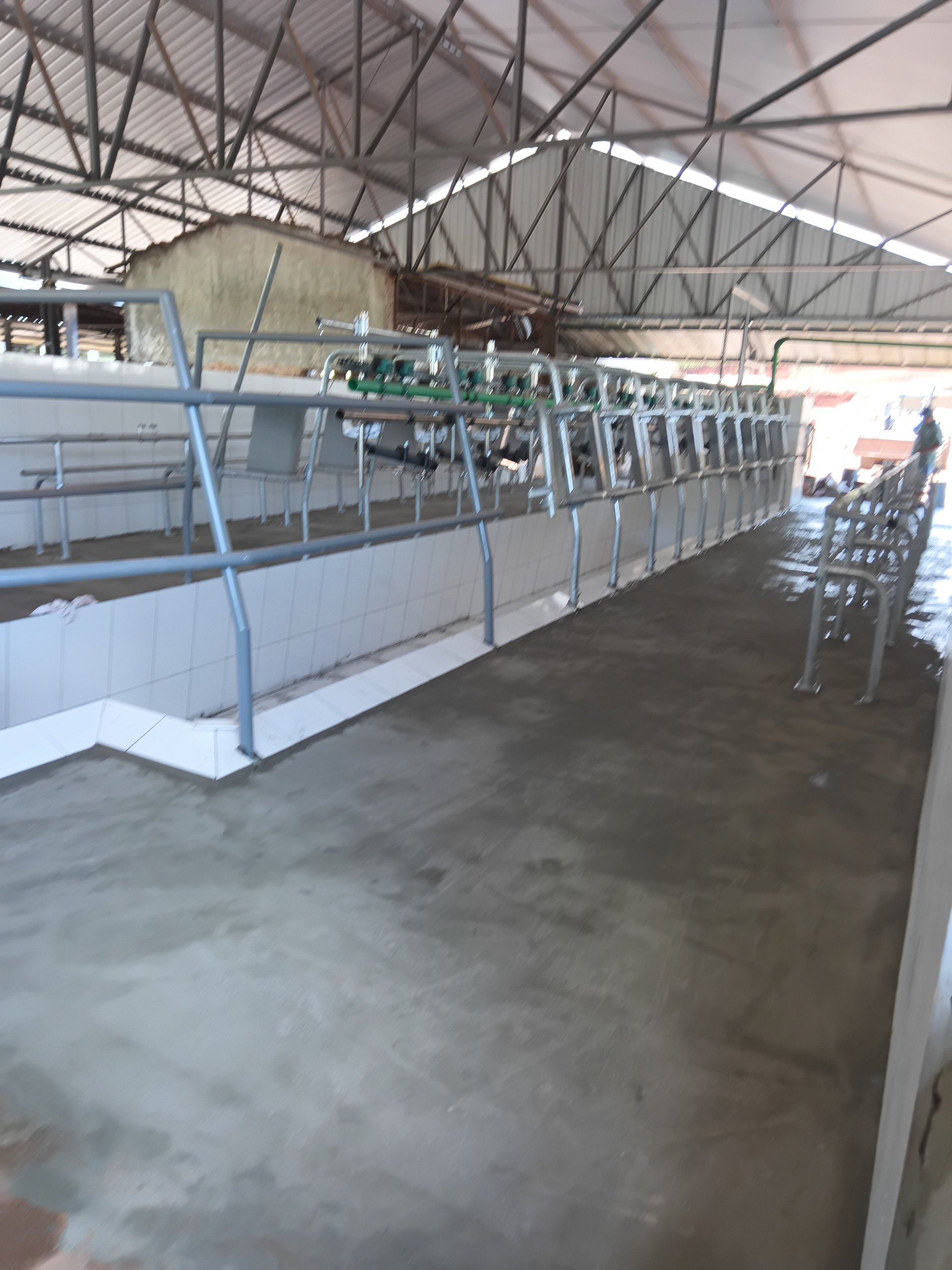 black and brown leather padded tub sofa