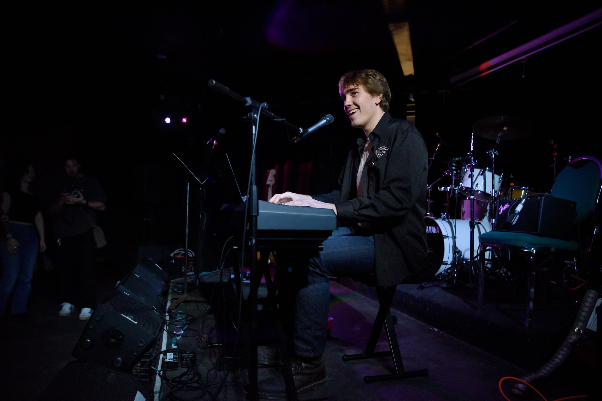 ocean waves crashing on shore during daytime