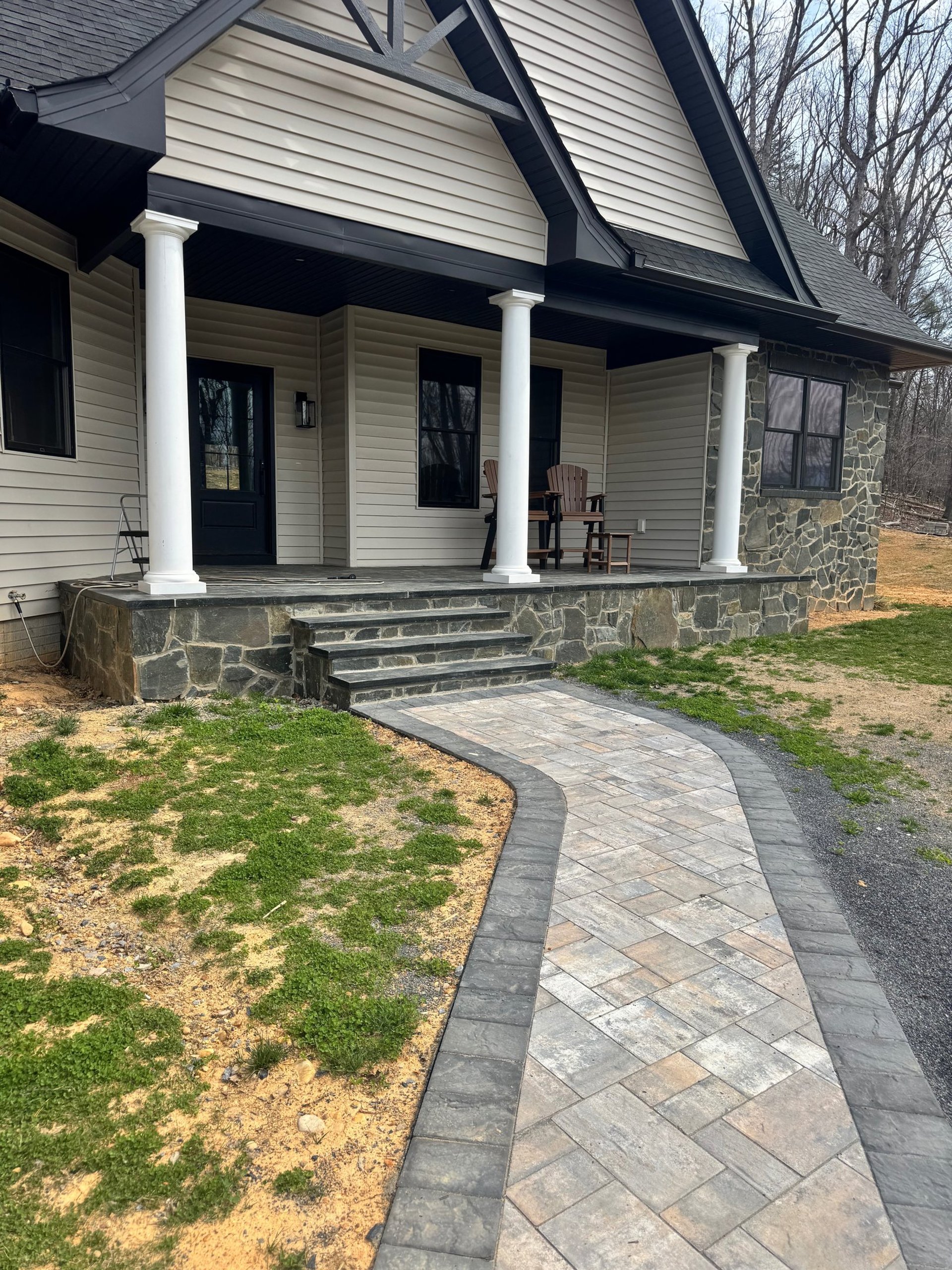 gray computer monitor