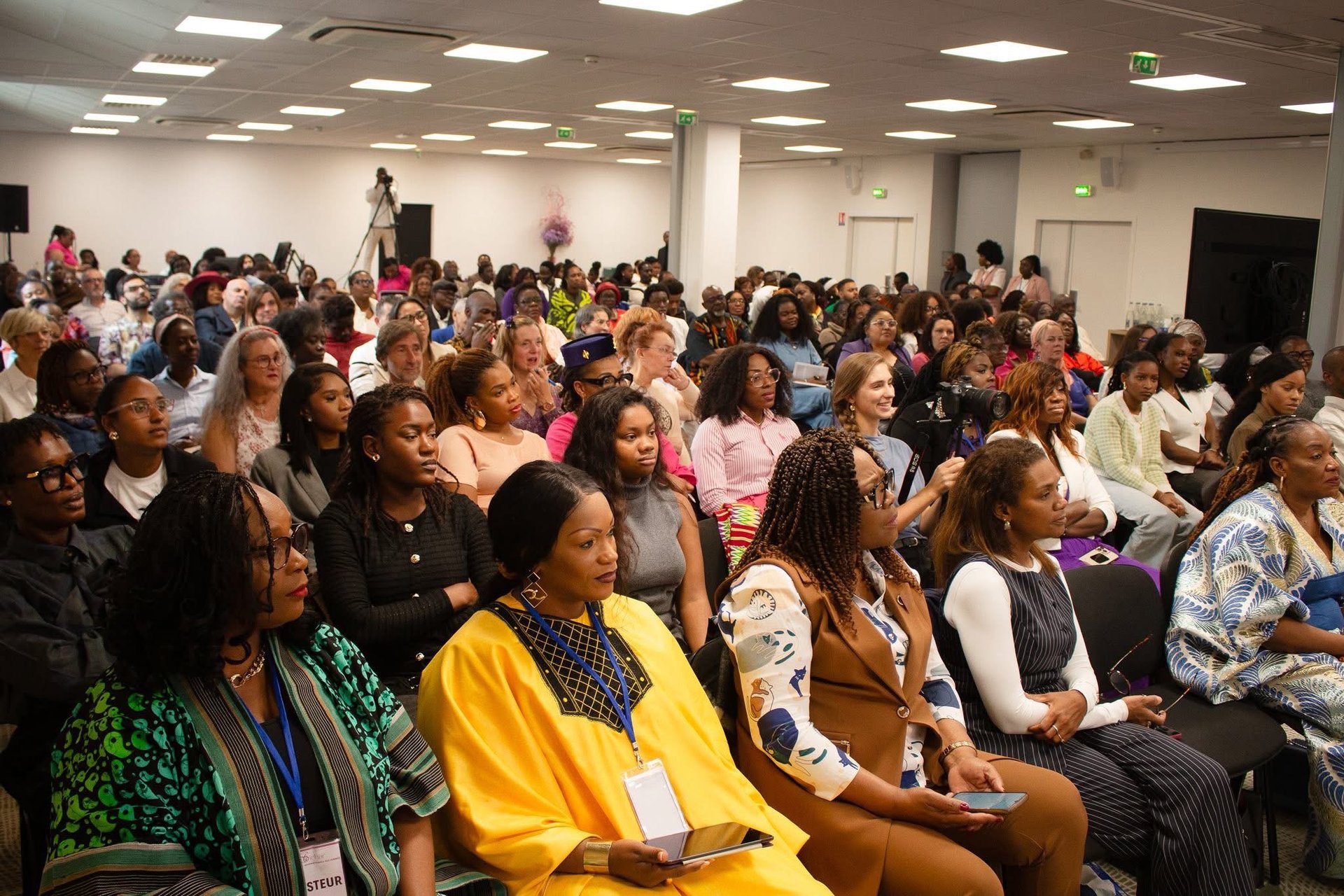 silhouette of statue during sunset
