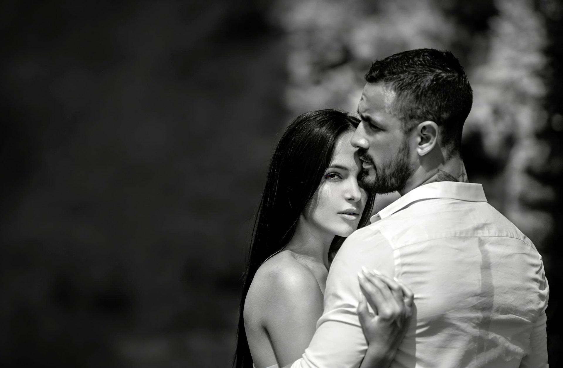 black and white bed linen