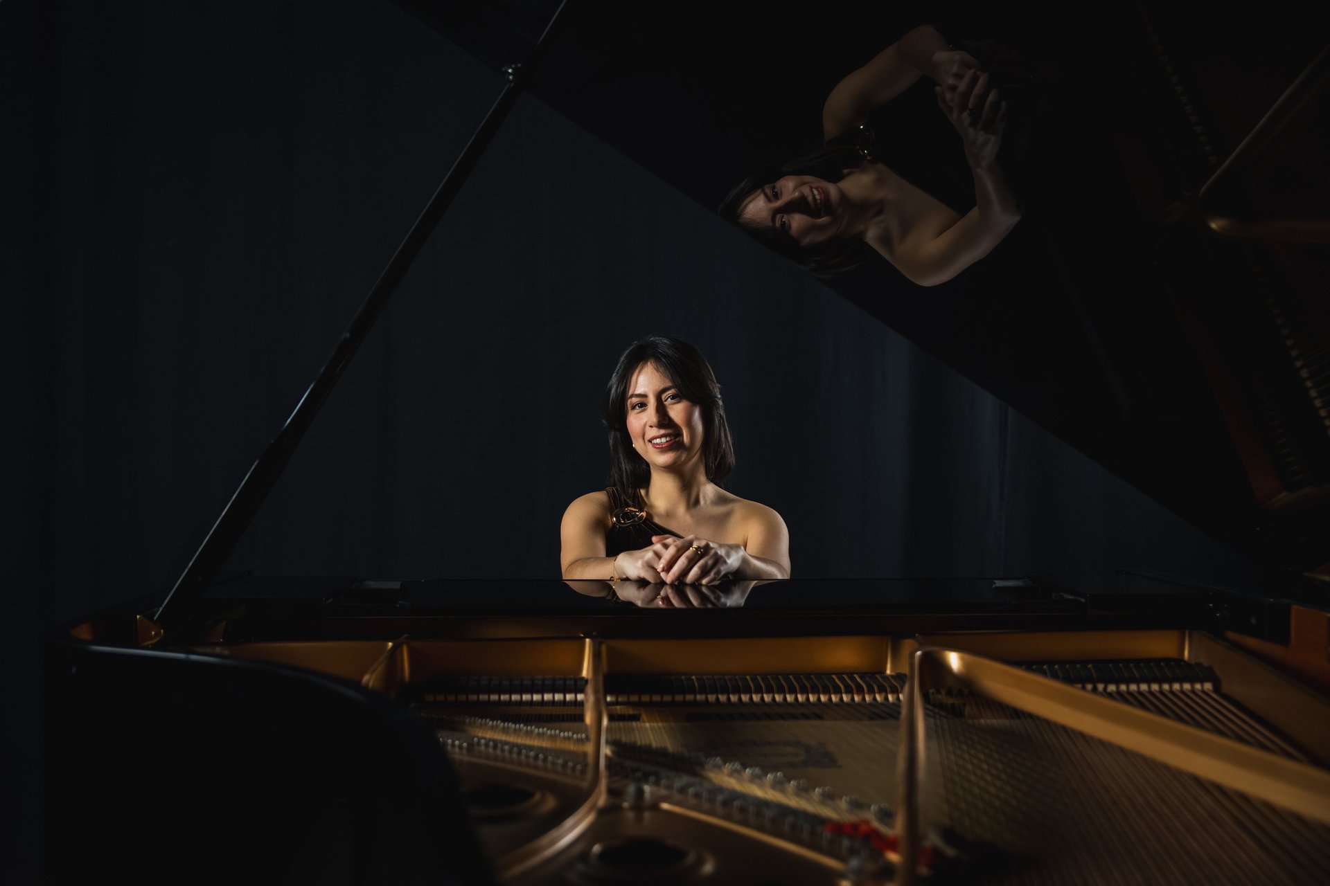 black and white bed linen