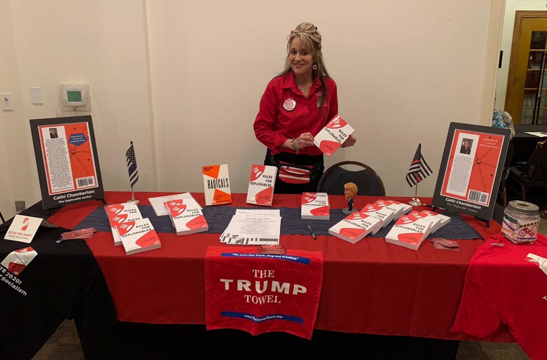 gray computer monitor