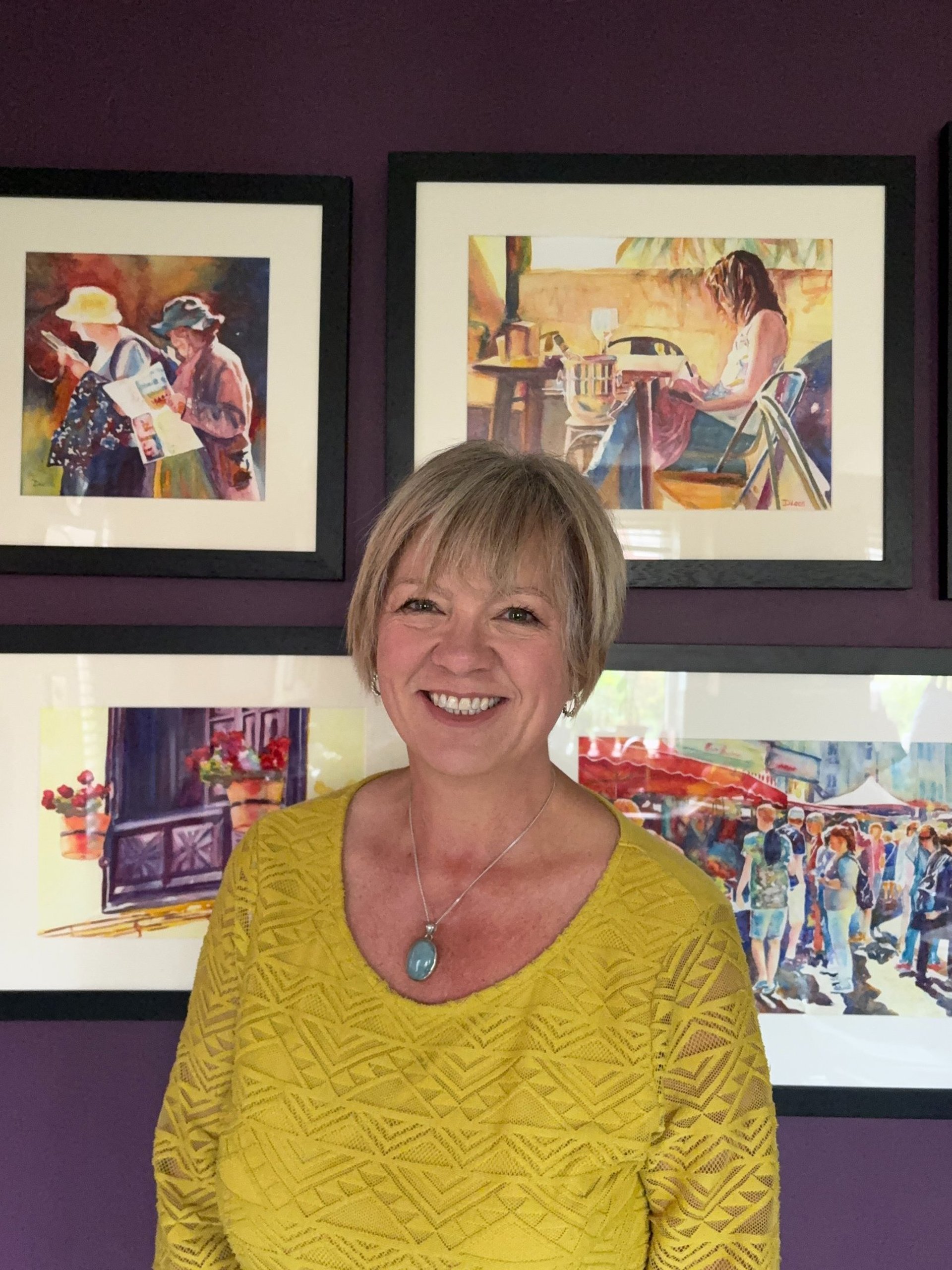 gray computer monitor