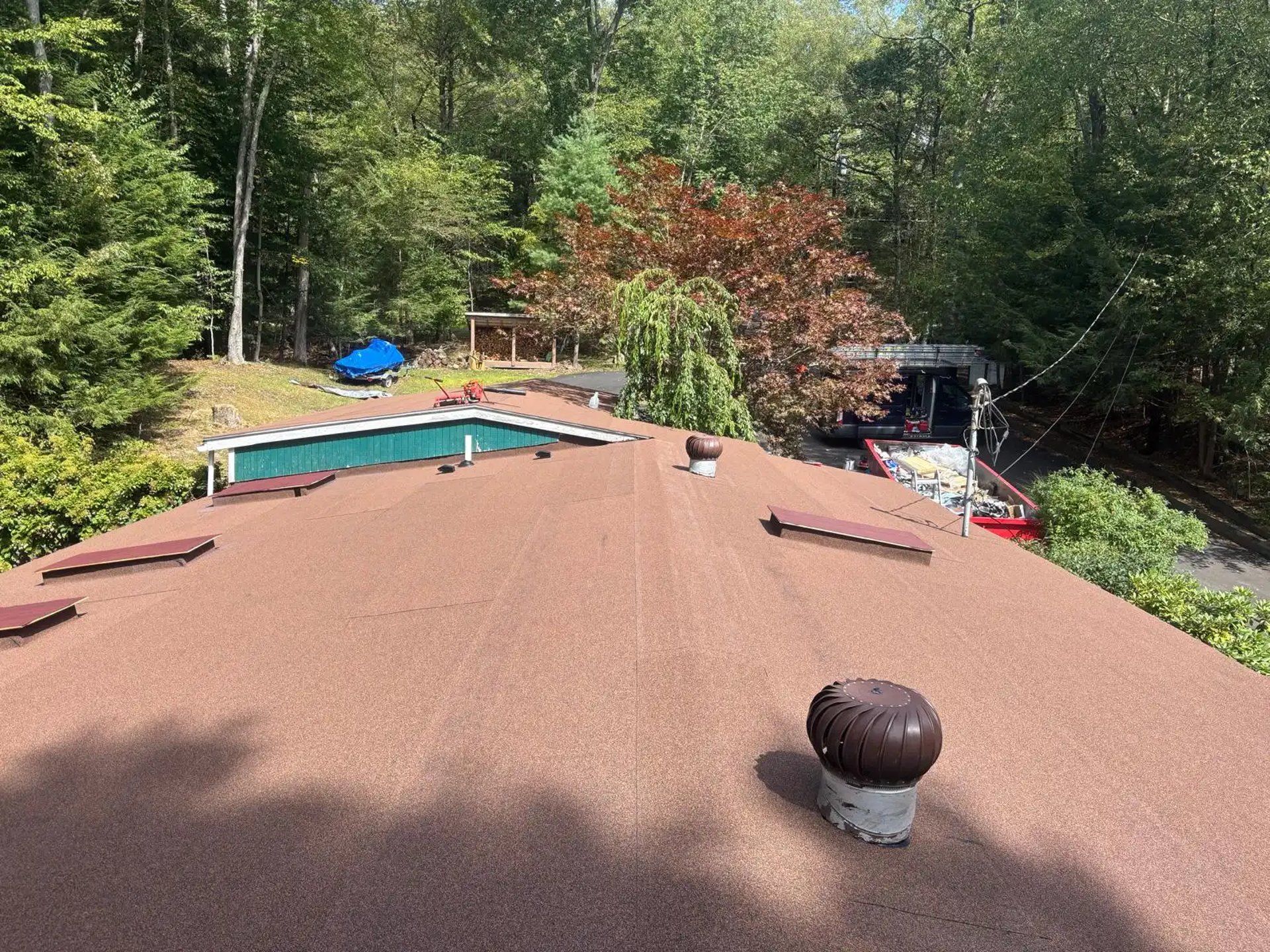 gray computer monitor