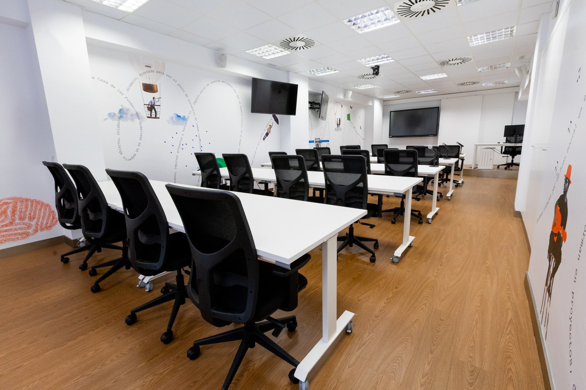 black and white bed linen