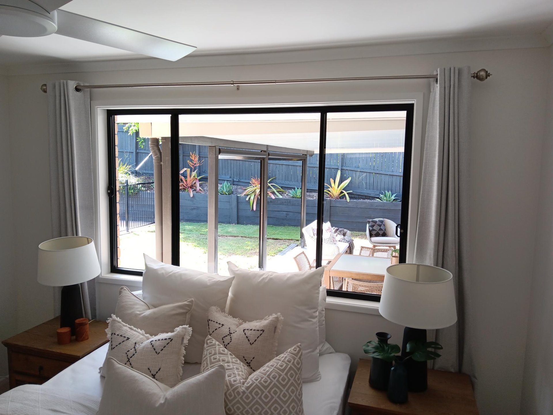 black and white bed linen