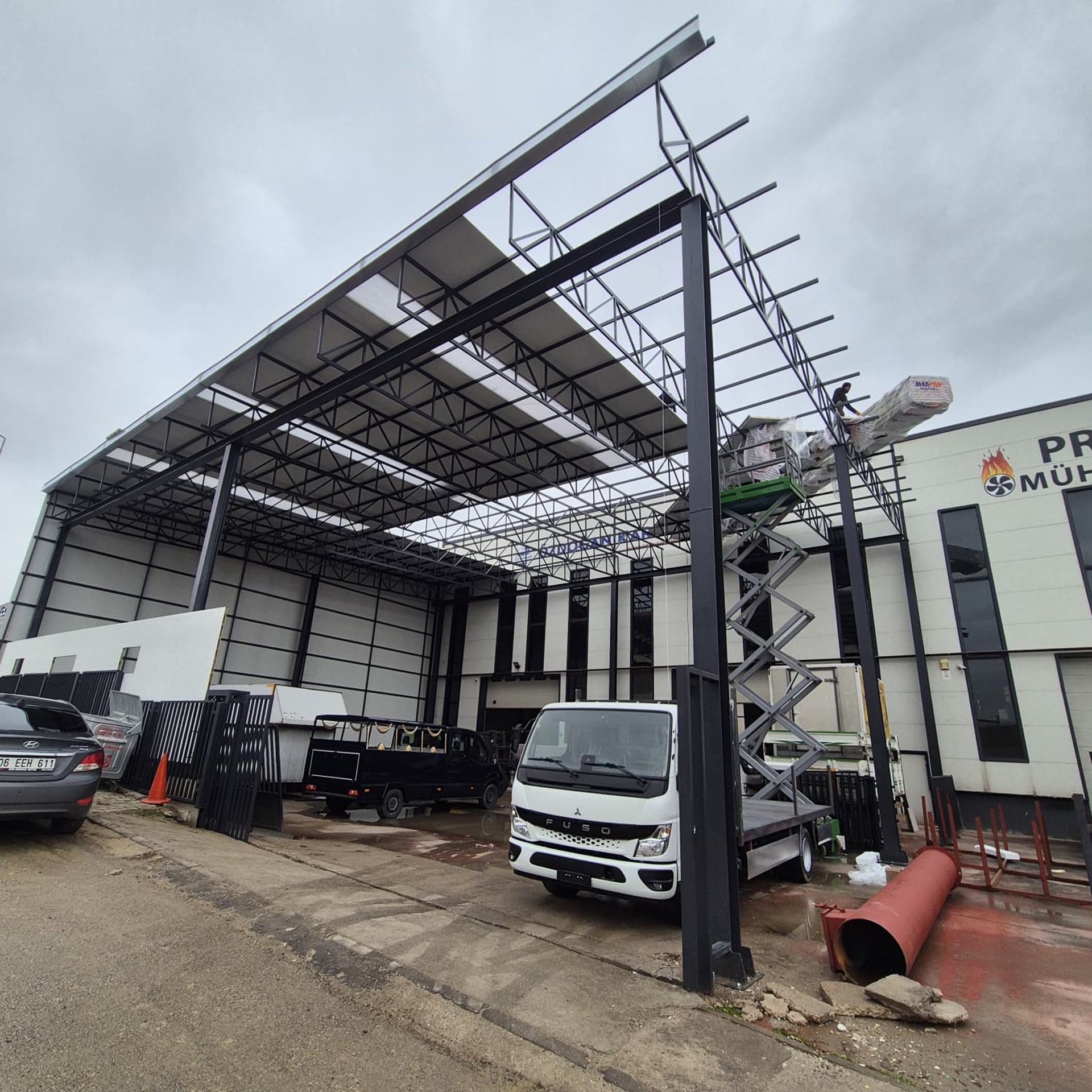 black and white bed linen