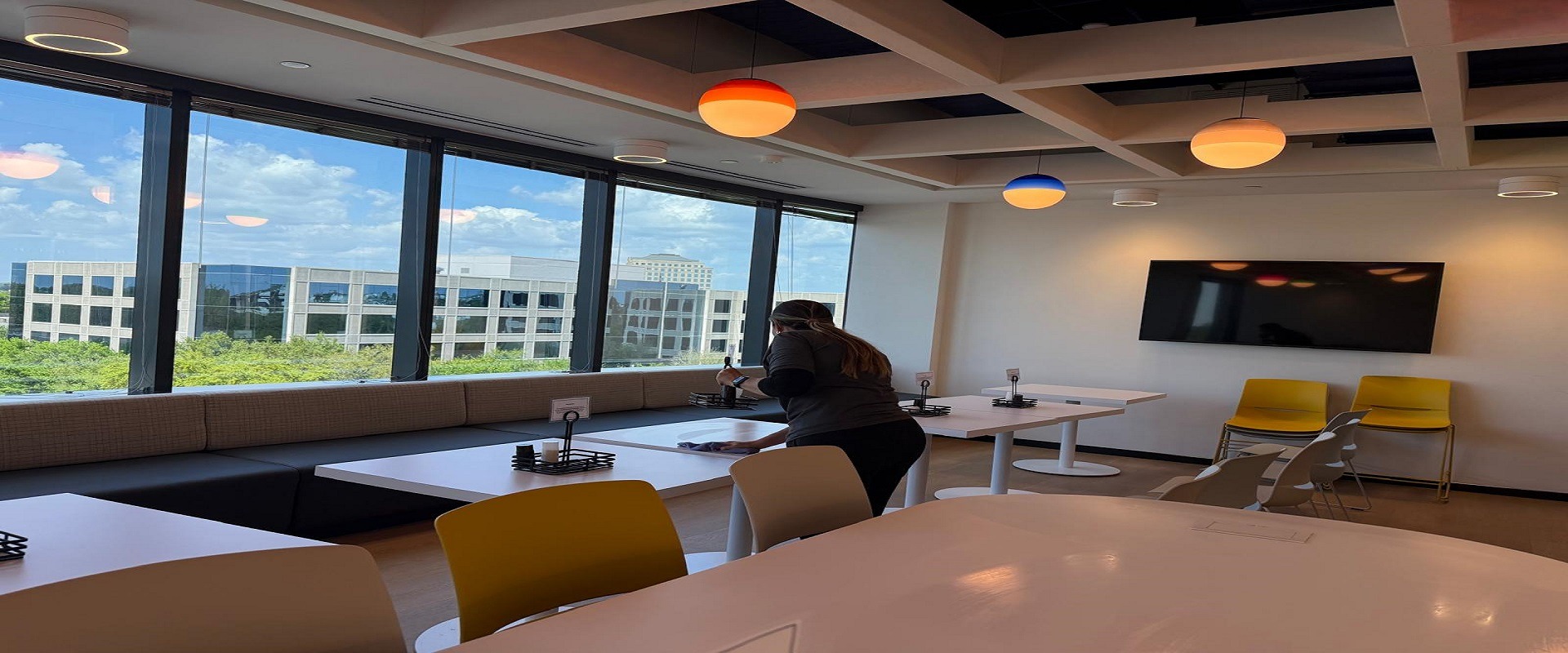 white kitchen room set