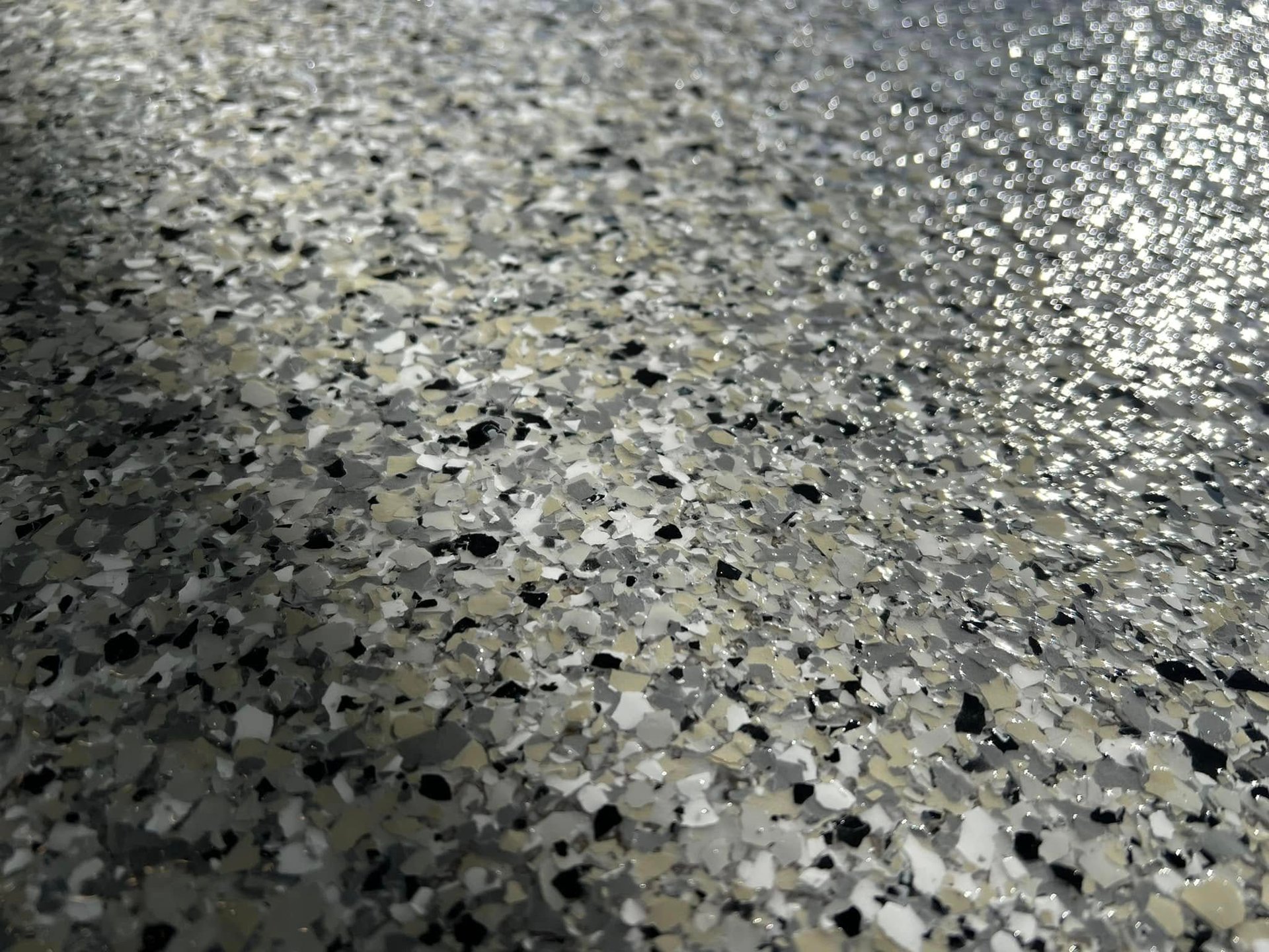gray computer monitor