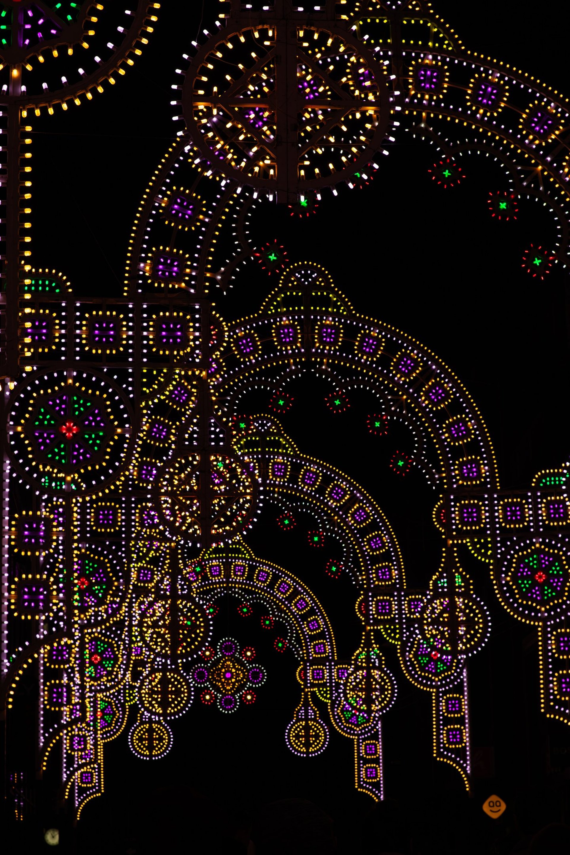 black and white bed linen