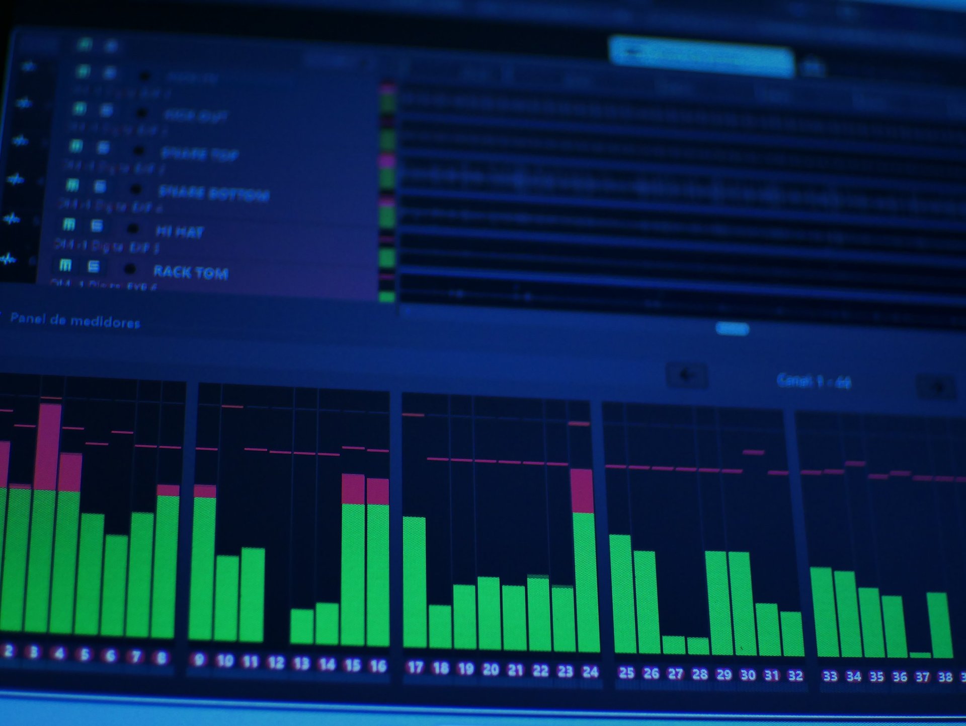 black and white bed linen