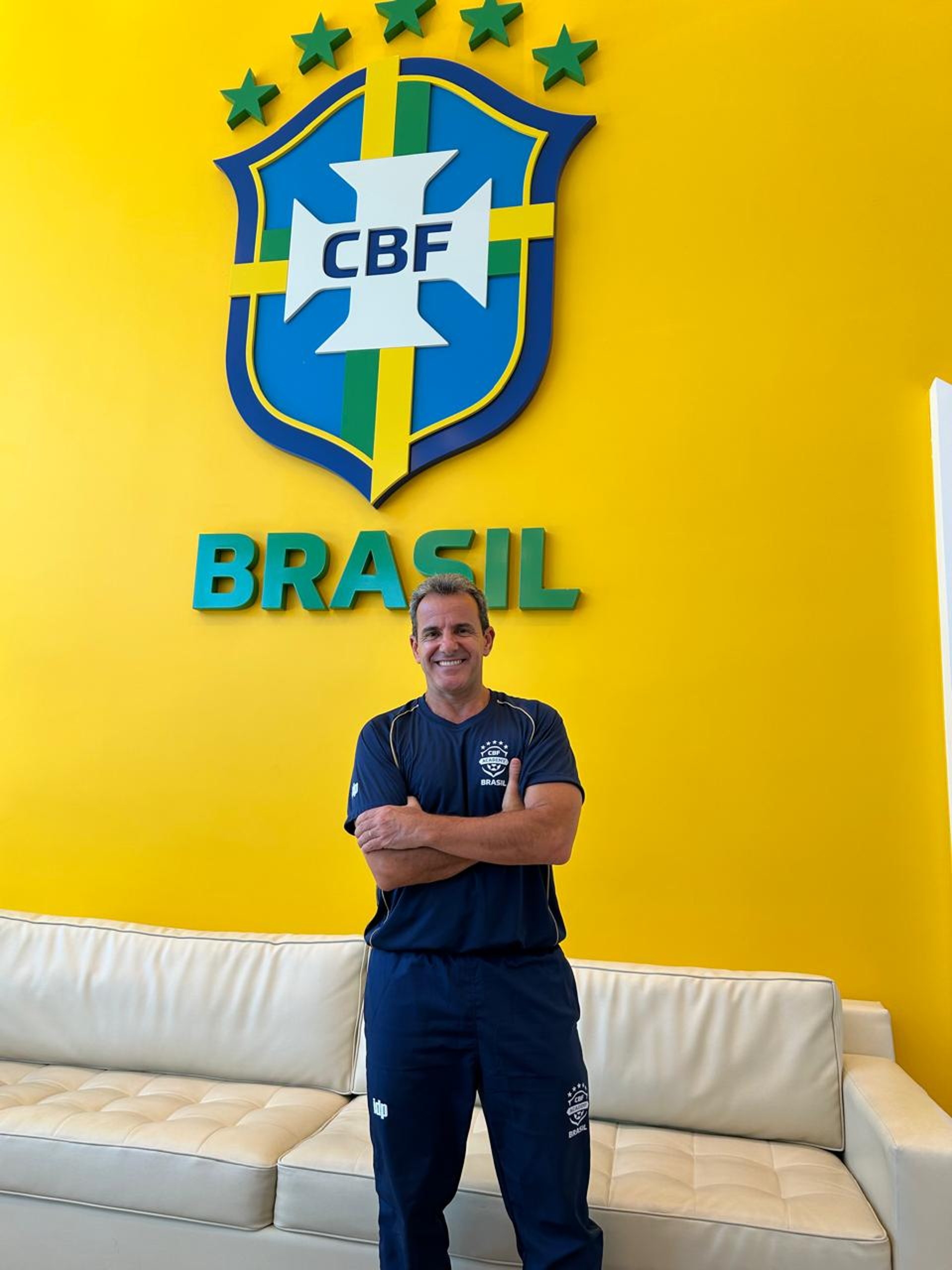 black and brown leather padded tub sofa