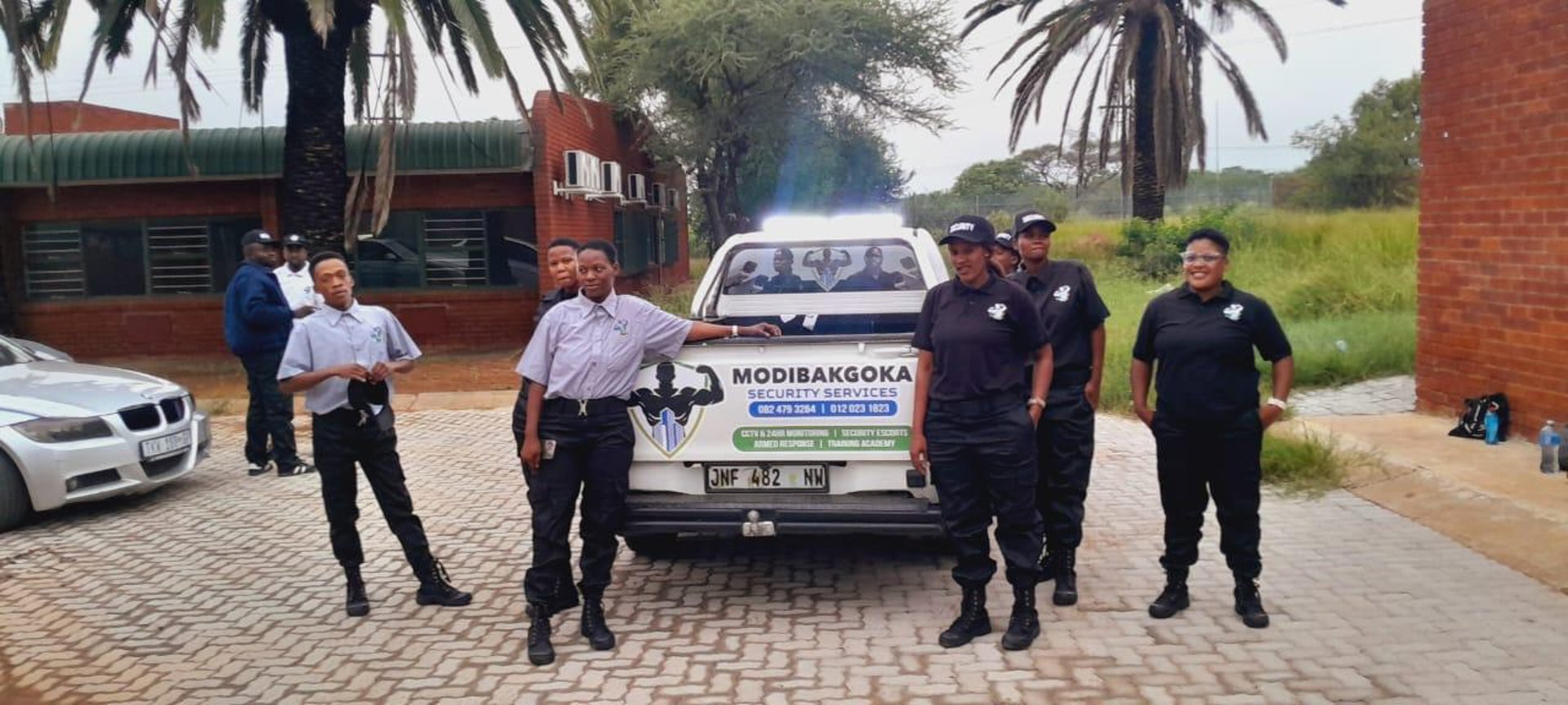 black and white bed linen