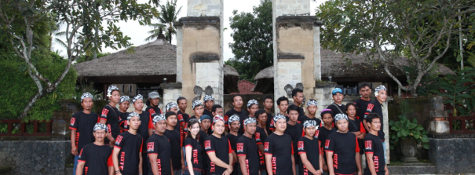 black and white bed linen