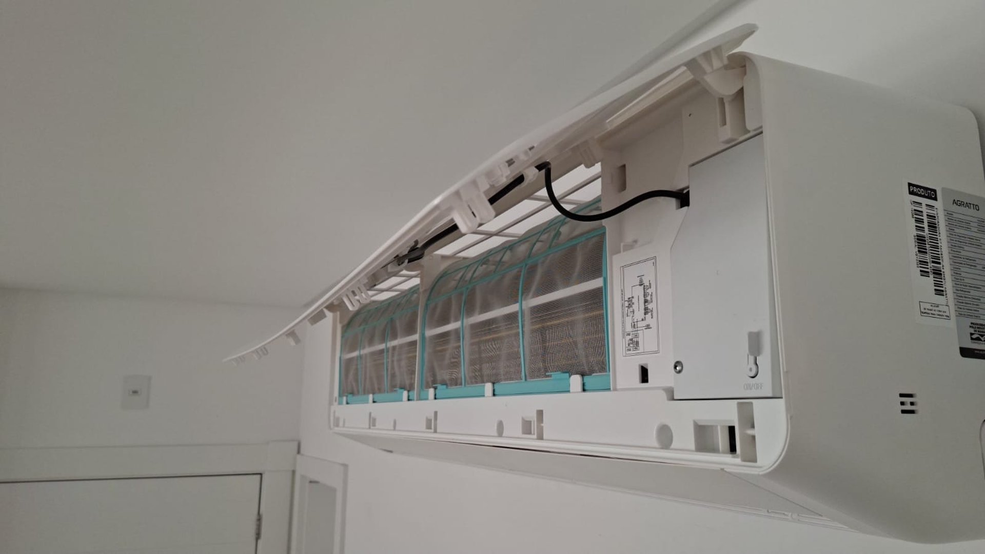 black and white bed linen