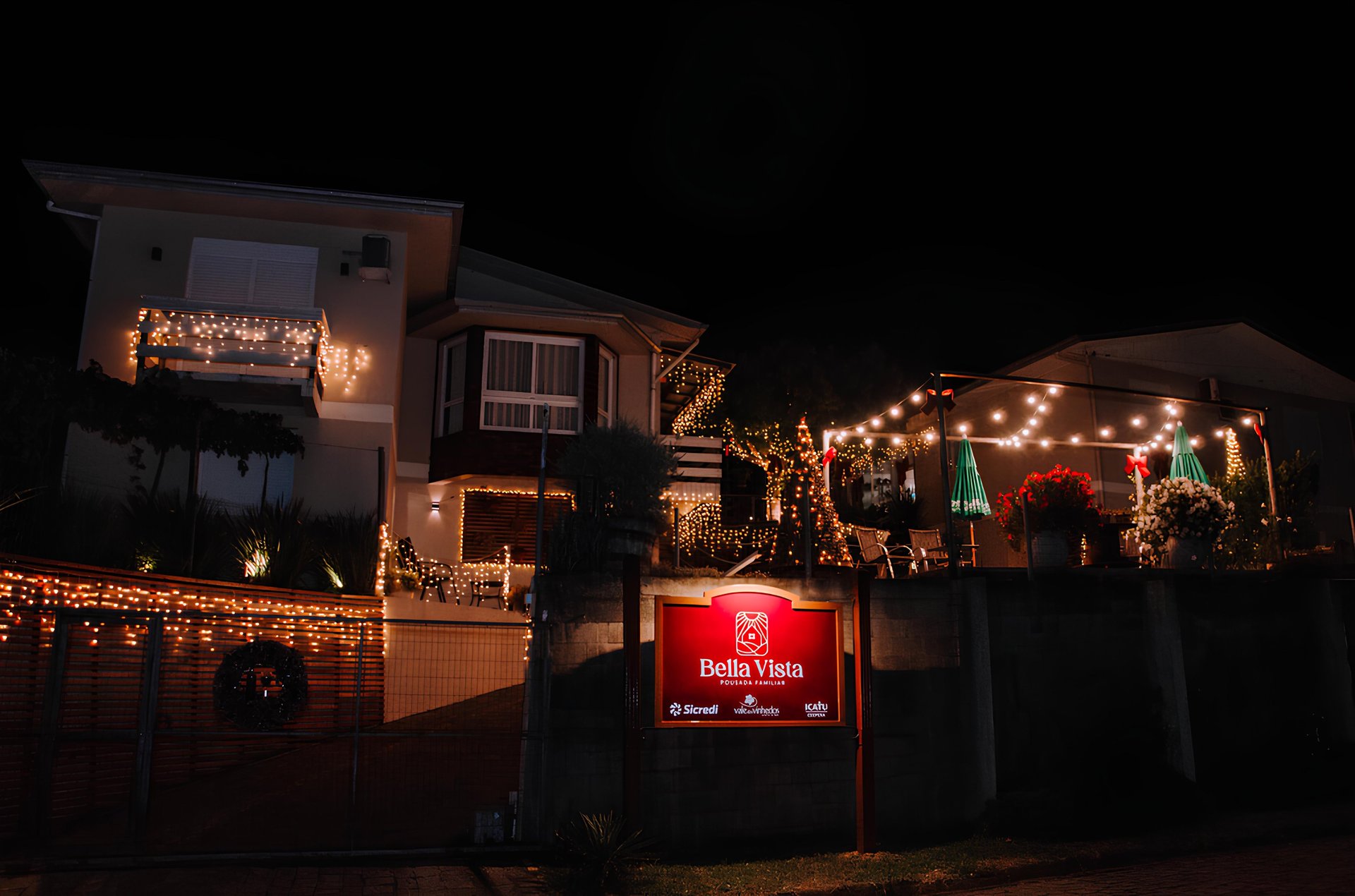 black and white bed linen