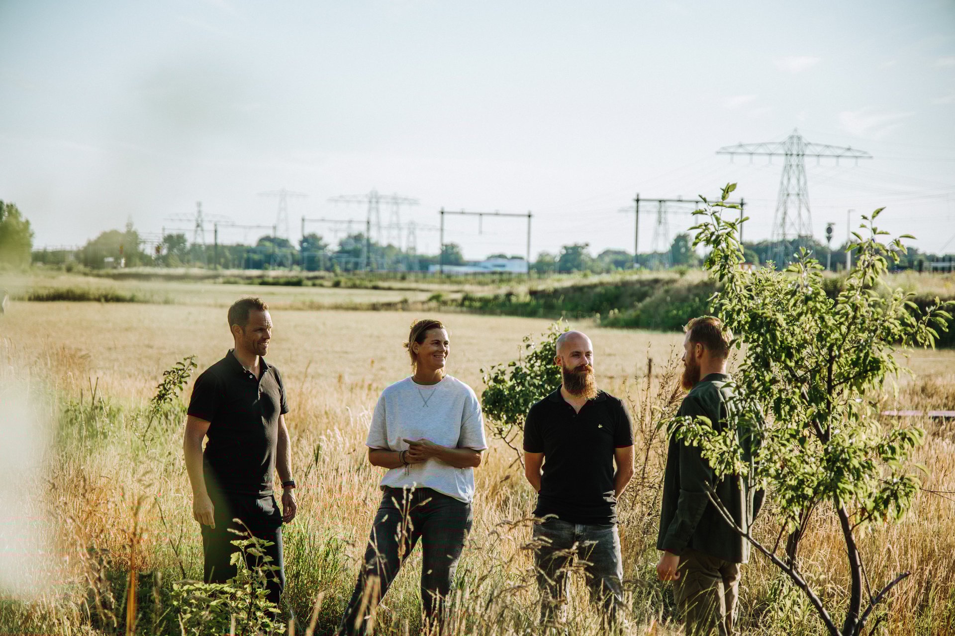 gray computer monitor