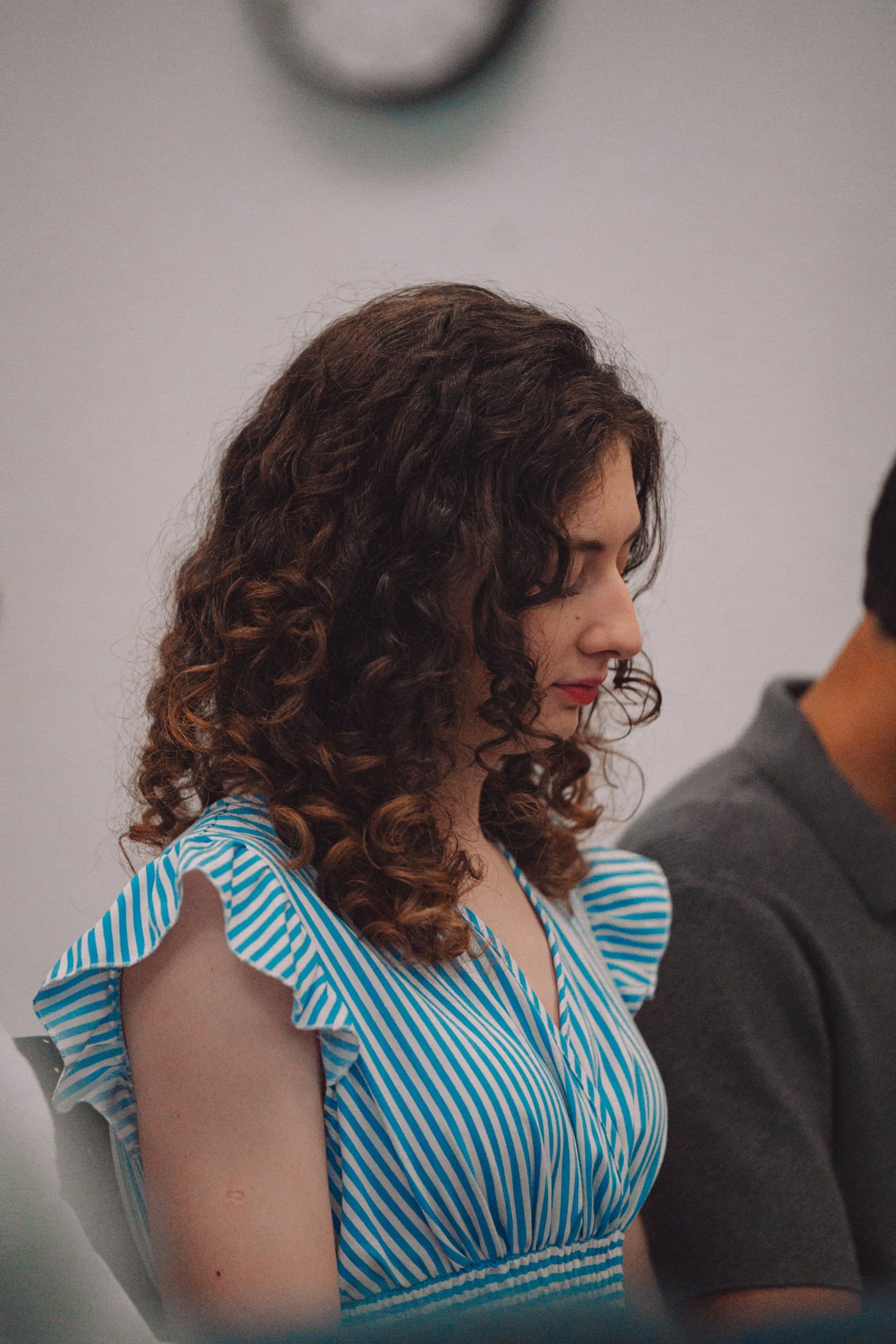 gray computer monitor