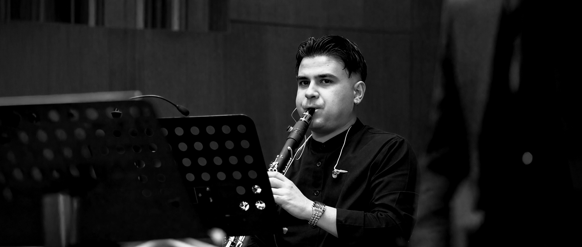 black and white bed linen