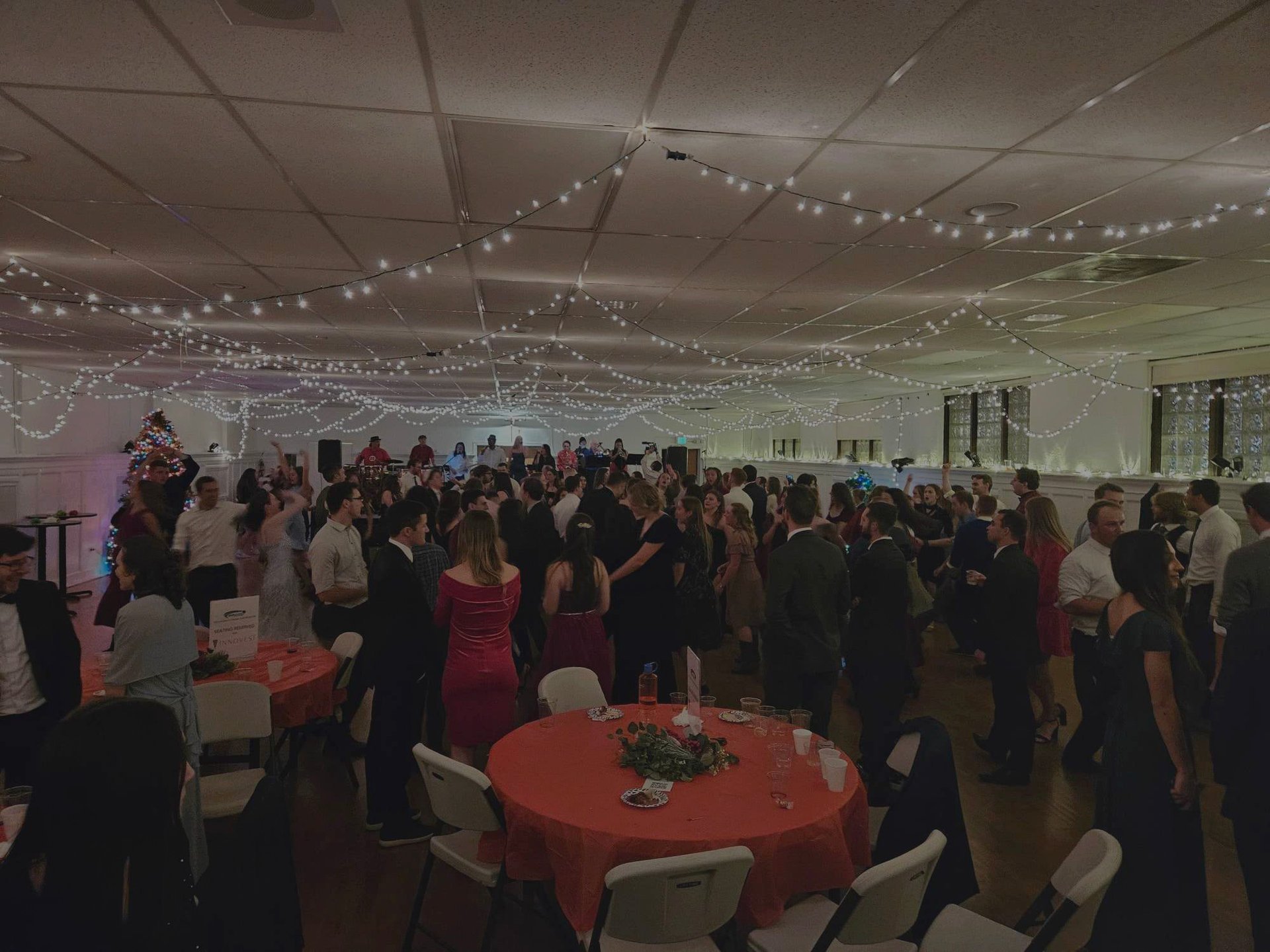 black and white bed linen