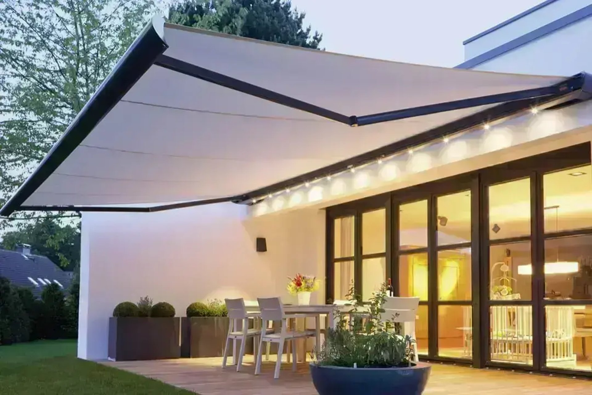 black and white bed linen