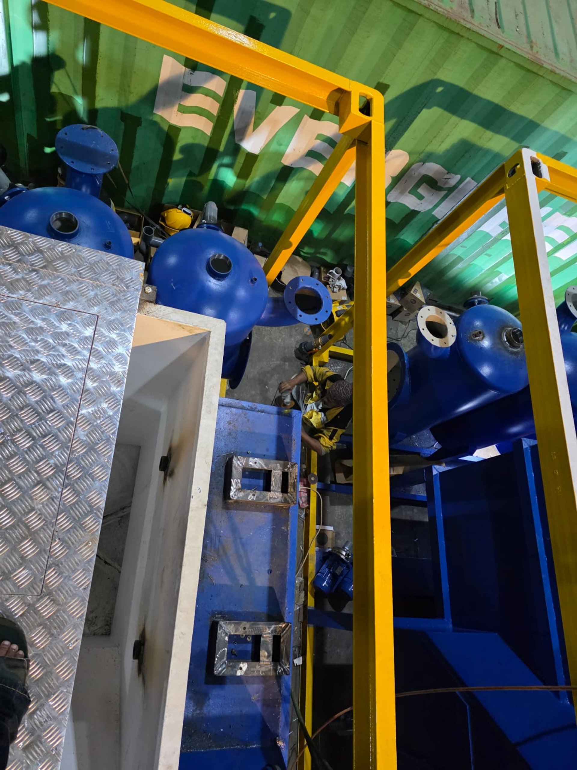 black and brown leather padded tub sofa