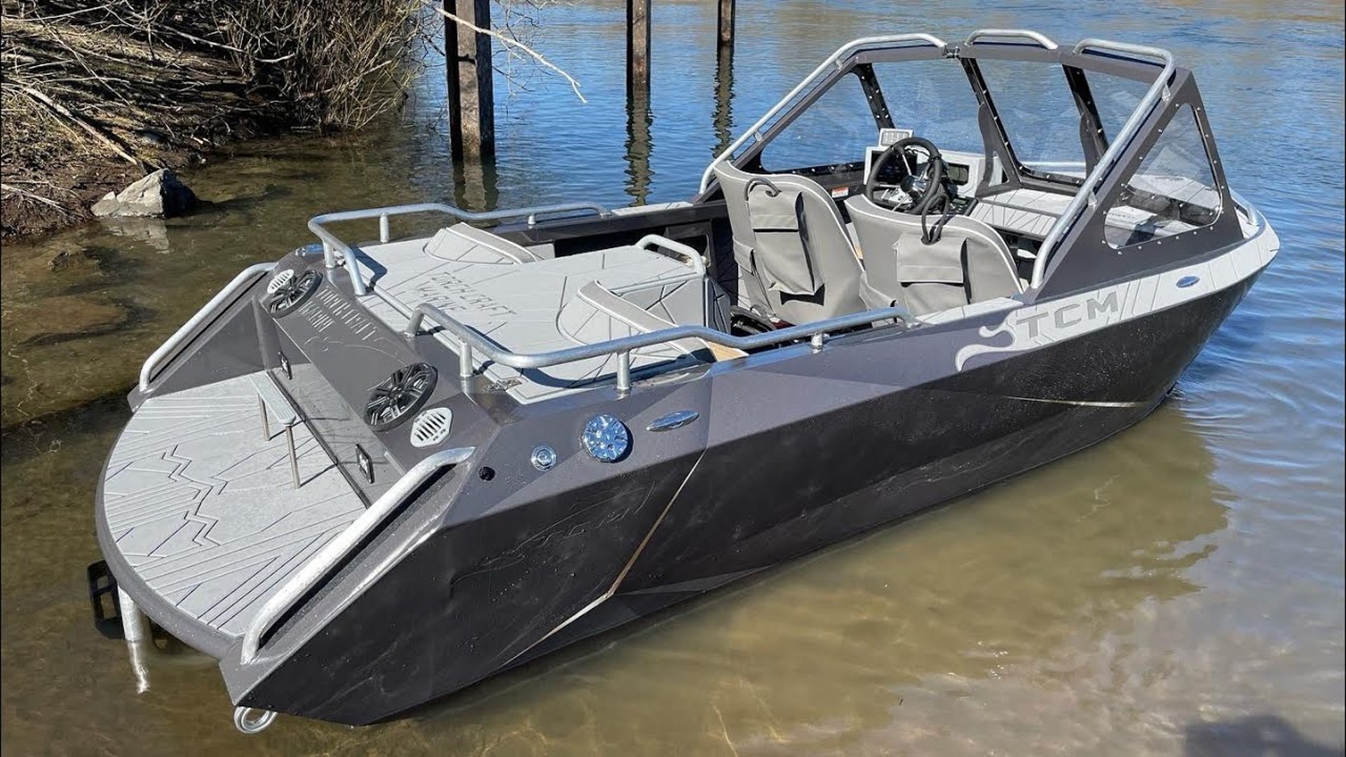 black and white bed linen