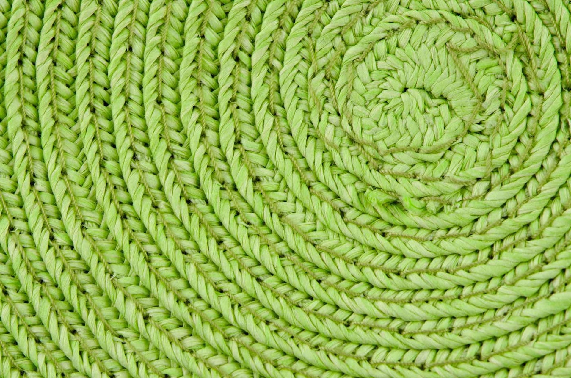 patron tejido con hilo de macrame verde claro de forma circular