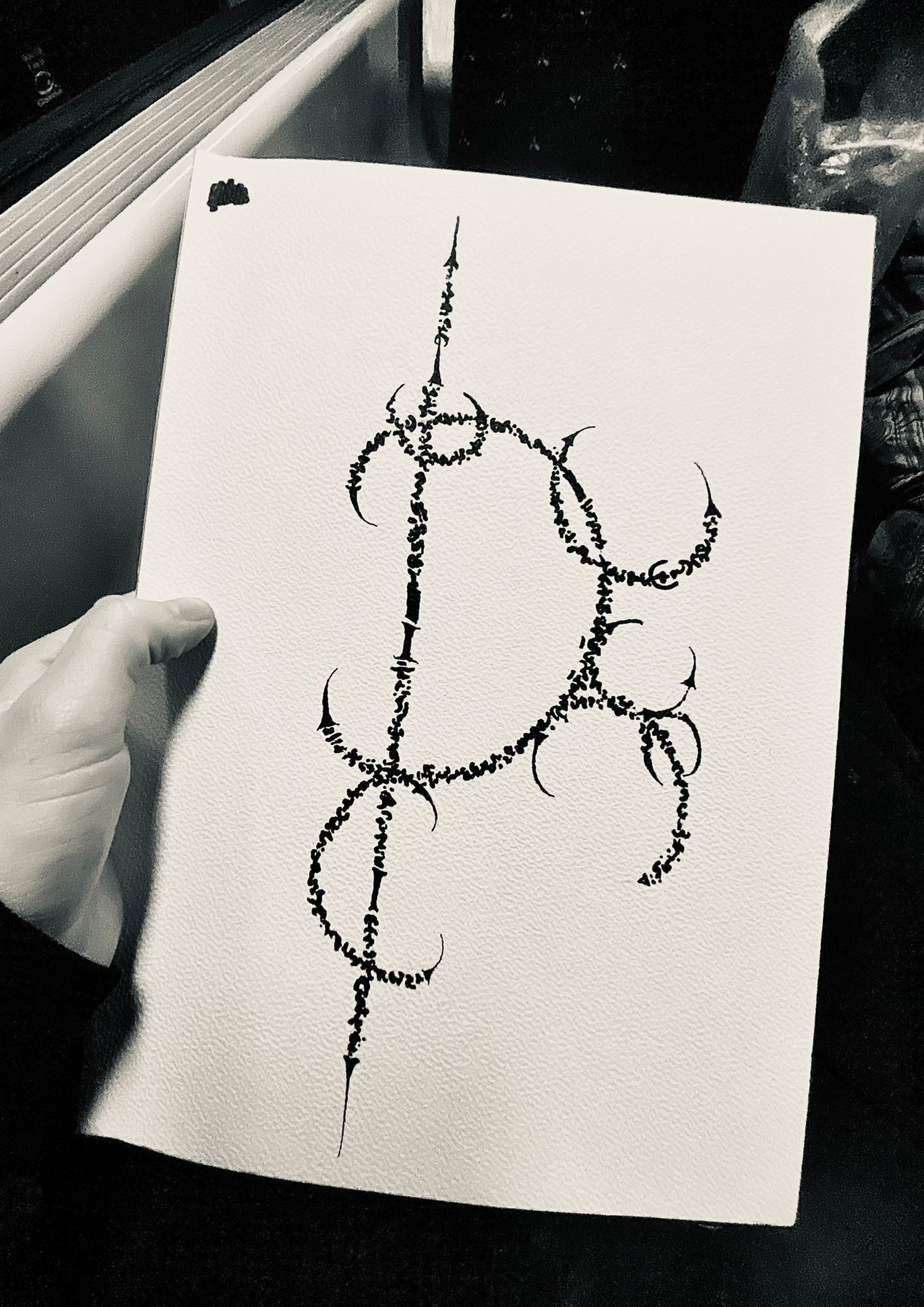 black and white bed linen