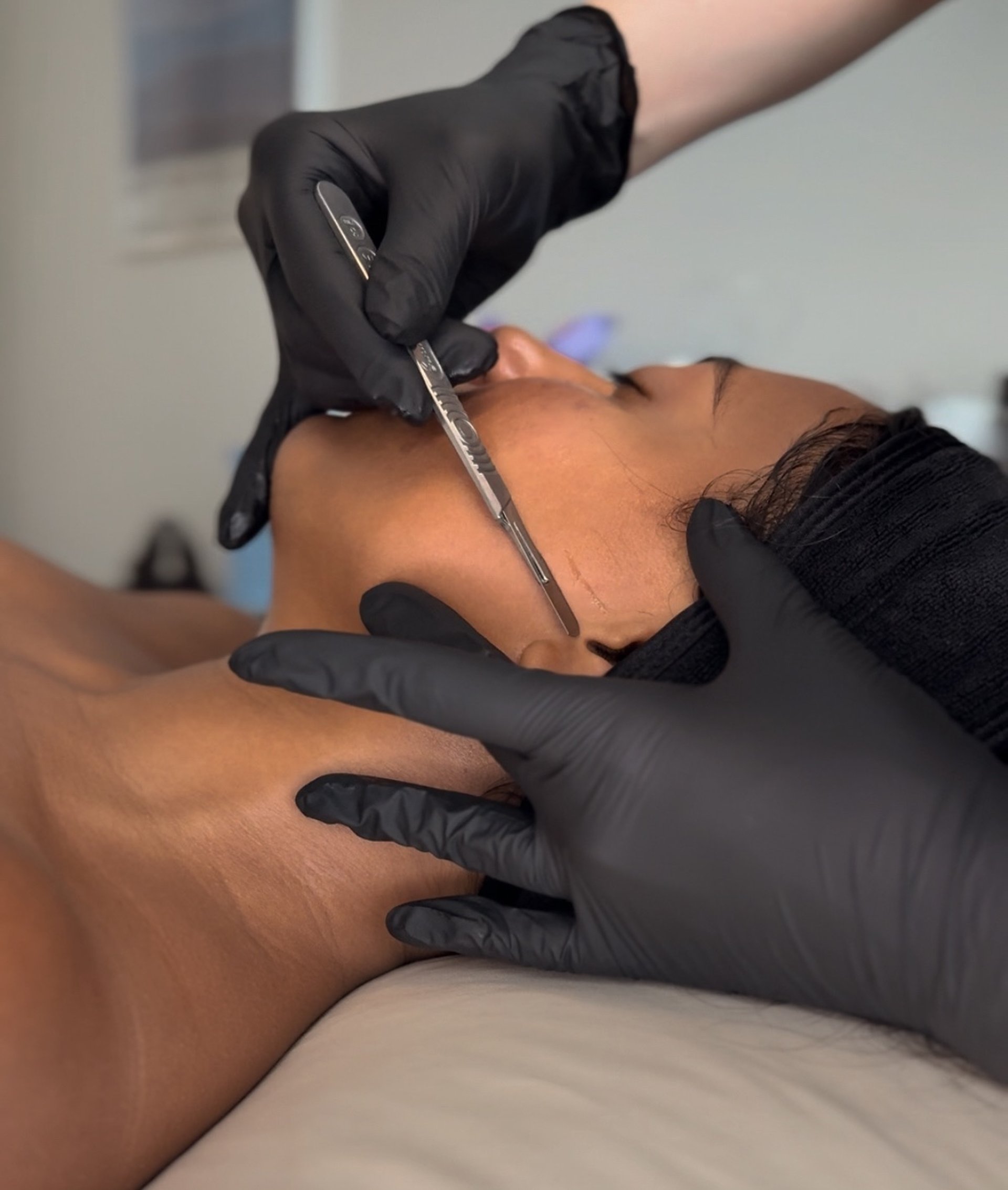 black and white bed linen