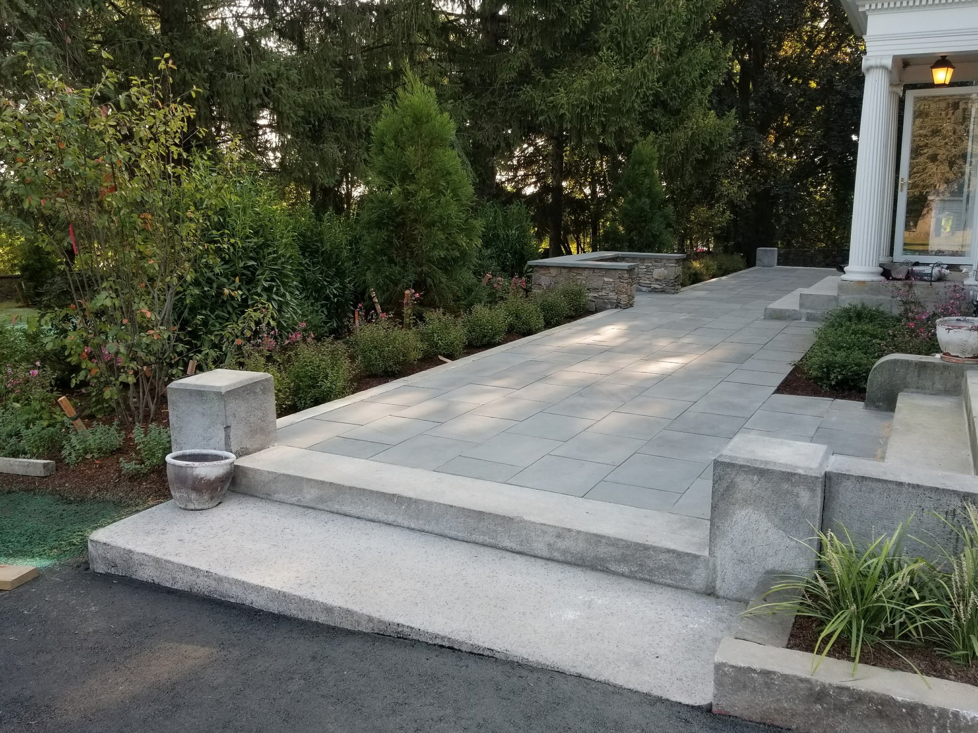 black and white bed linen