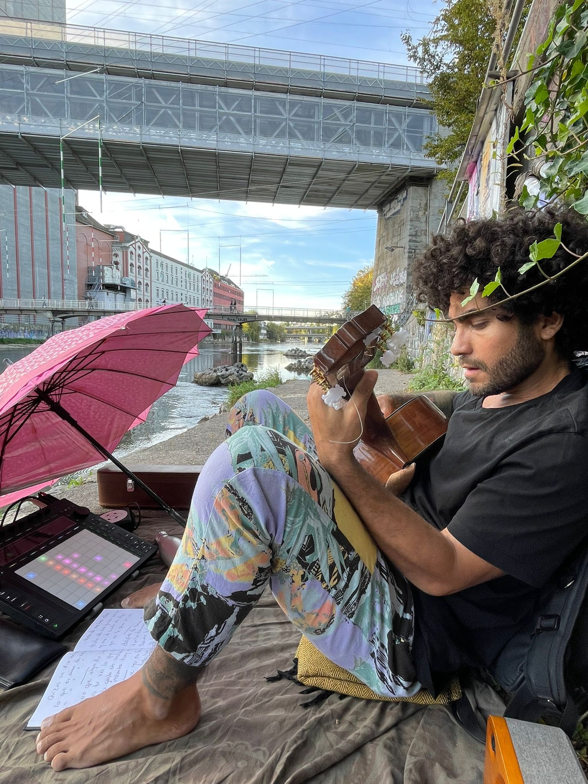 black and white bed linen