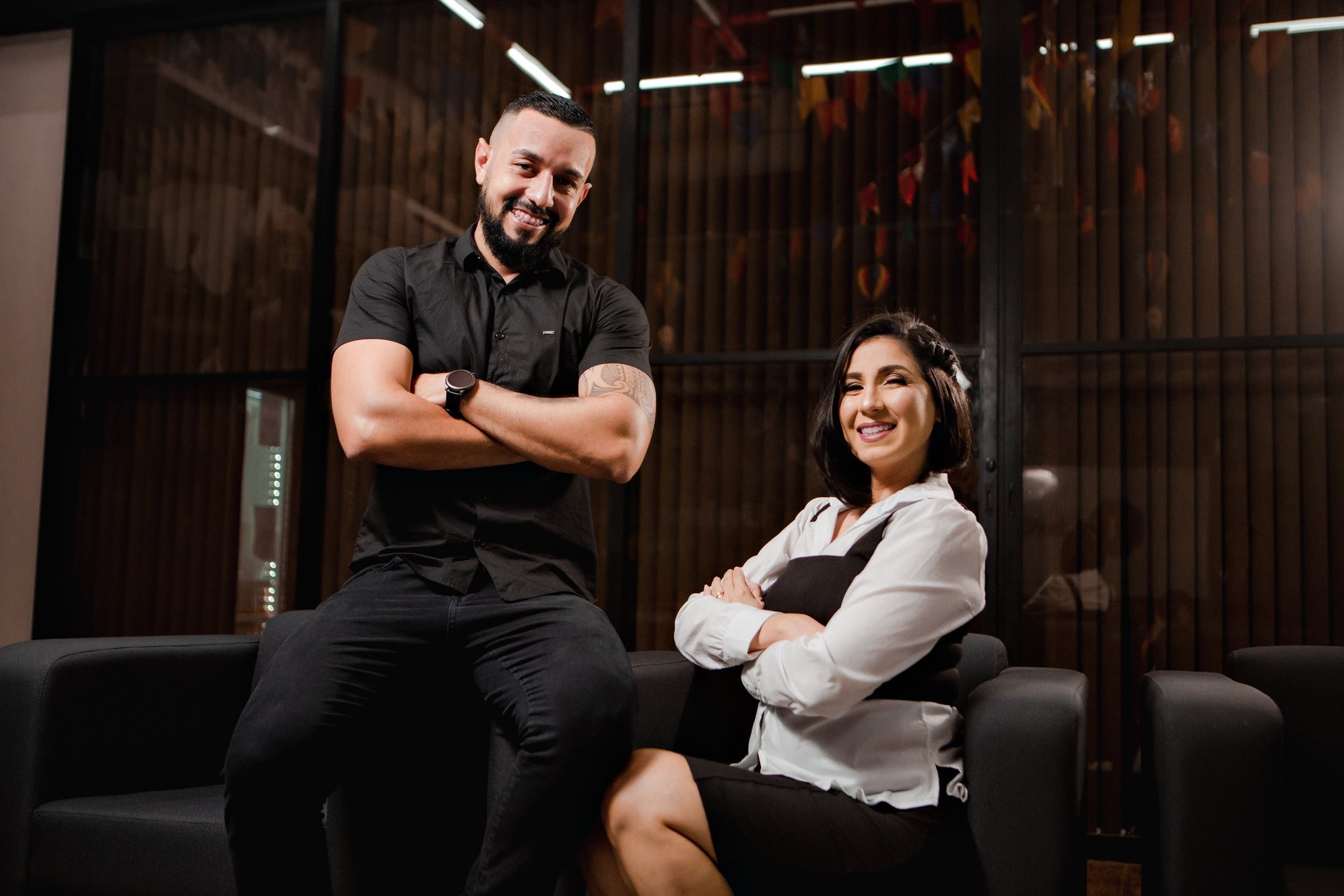 gray computer monitor